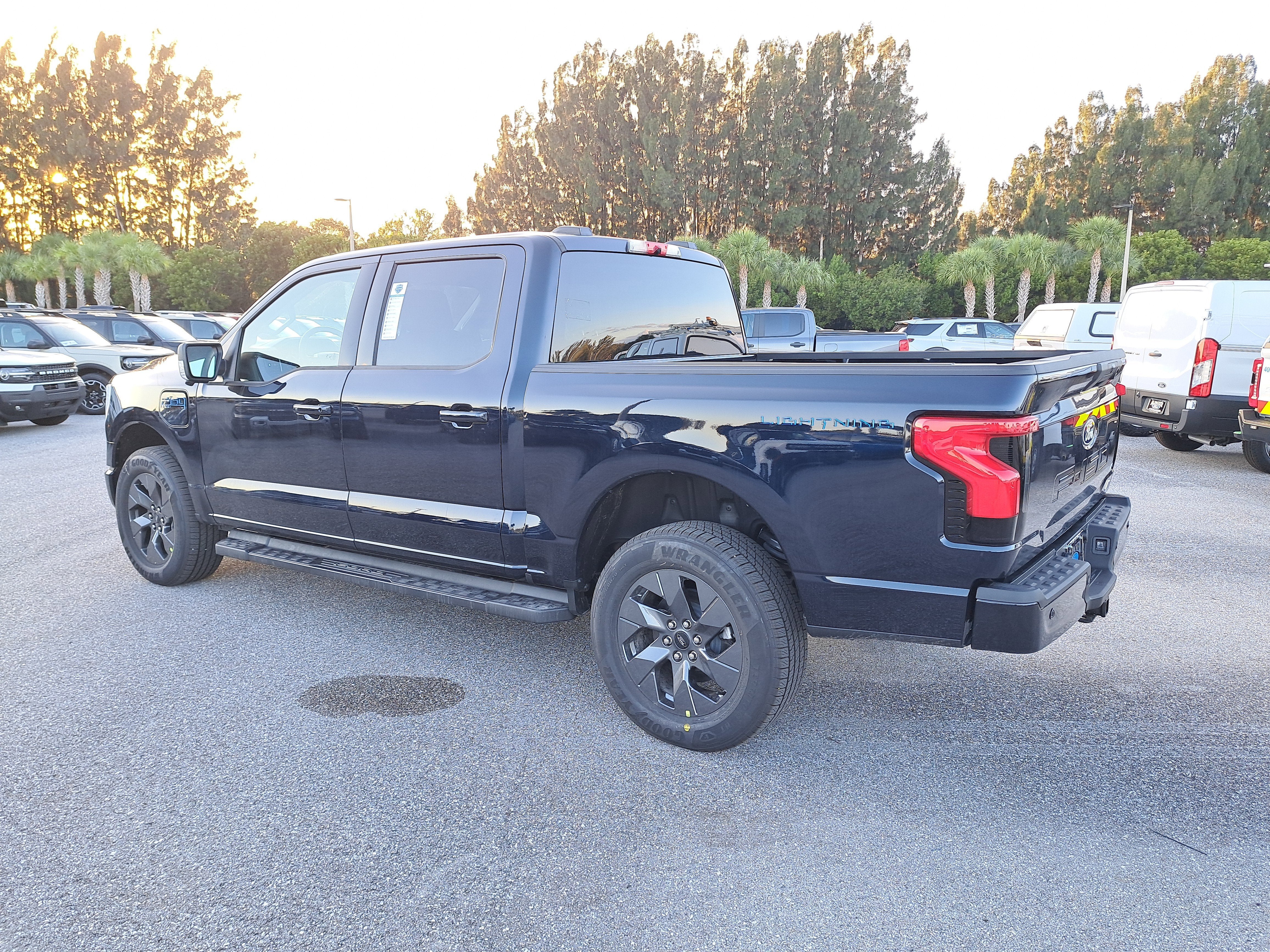 2025 Ford F-150 Lightning Flash