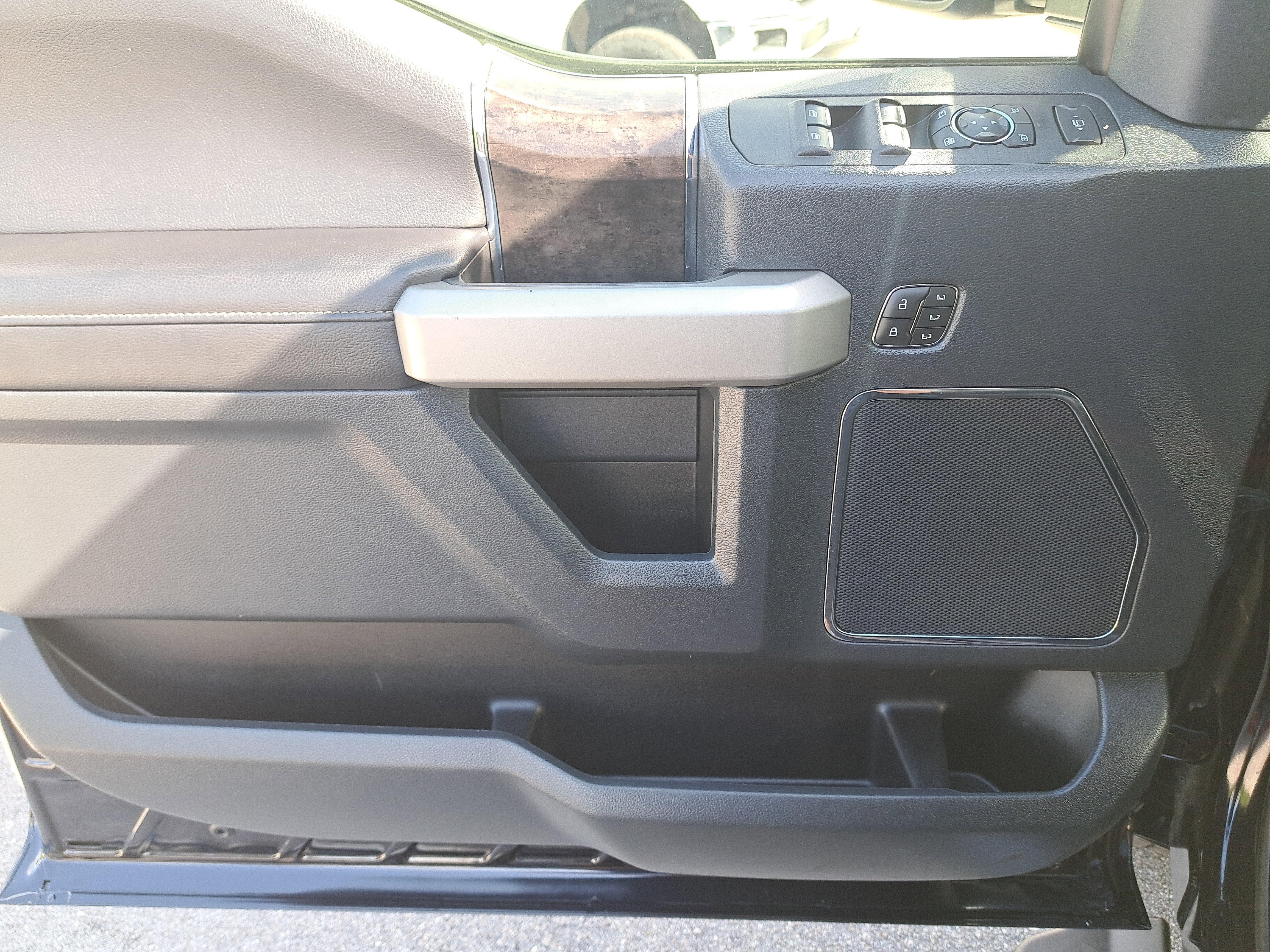 2022 Ford Super Duty F-250 SRW LARIAT