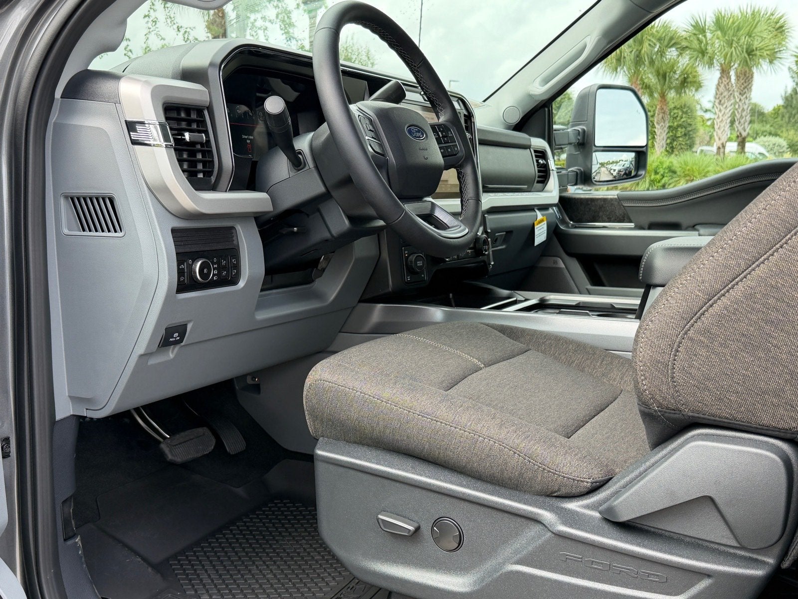 2027 Ford Super Duty F-250 SRW XLT