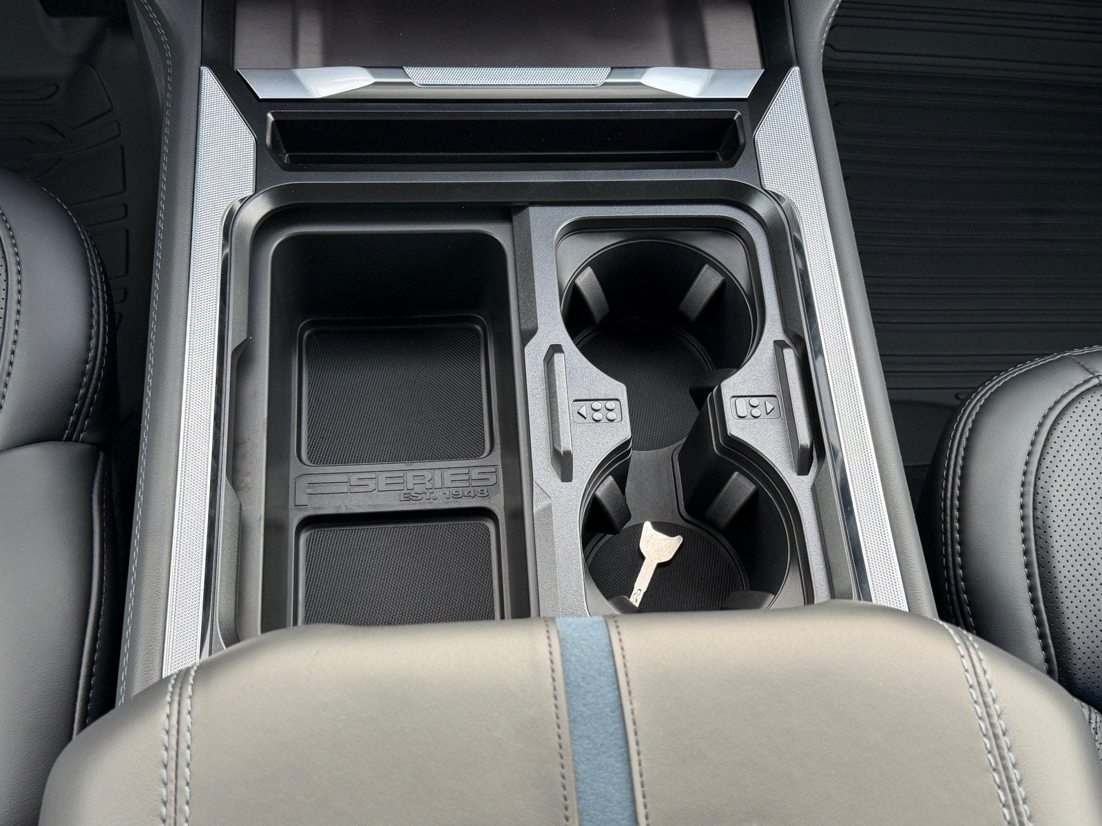 2027 Ford Super Duty F-250 SRW Platinum