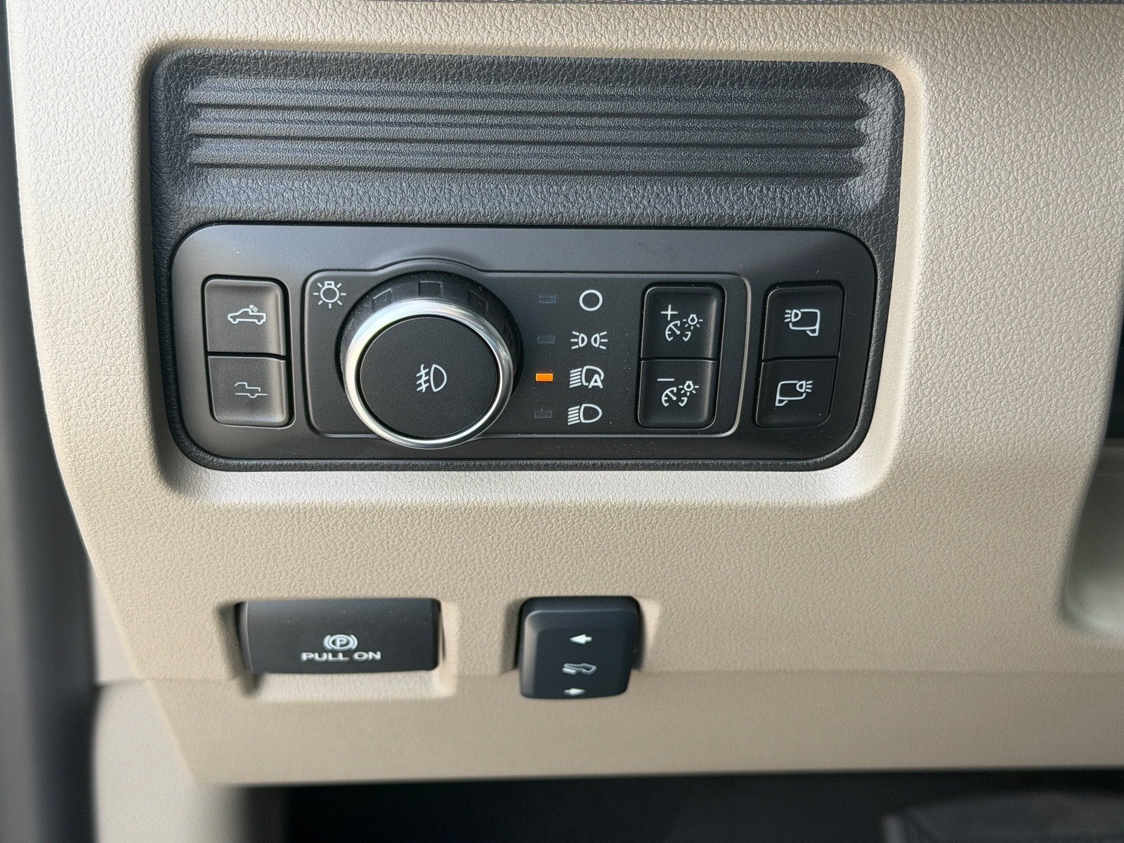 2027 Ford Super Duty F-250 SRW Platinum