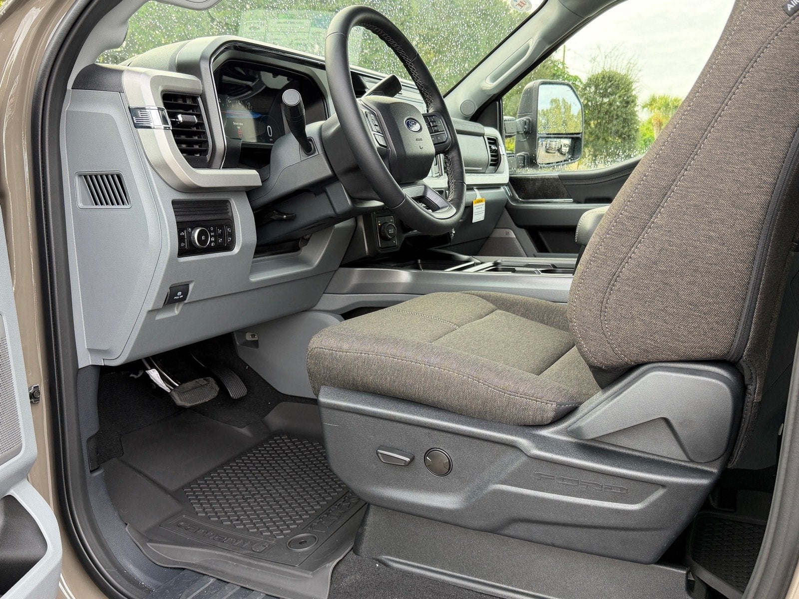 2027 Ford Super Duty F-250 SRW XLT