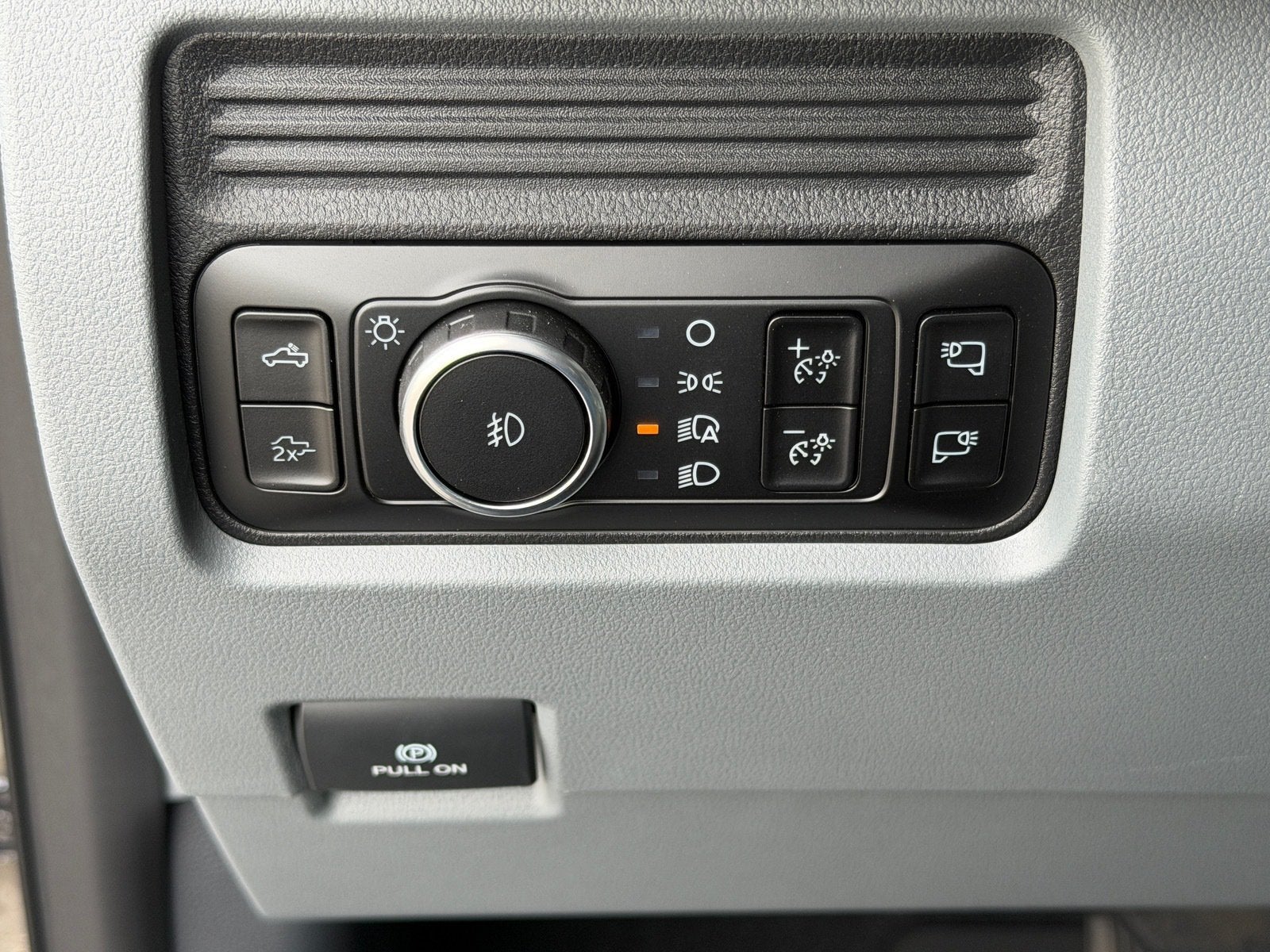 2027 Ford Super Duty F-250 SRW XLT