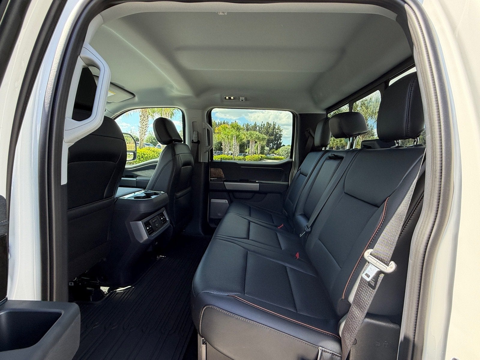 2027 Ford Super Duty F-250 SRW Lariat