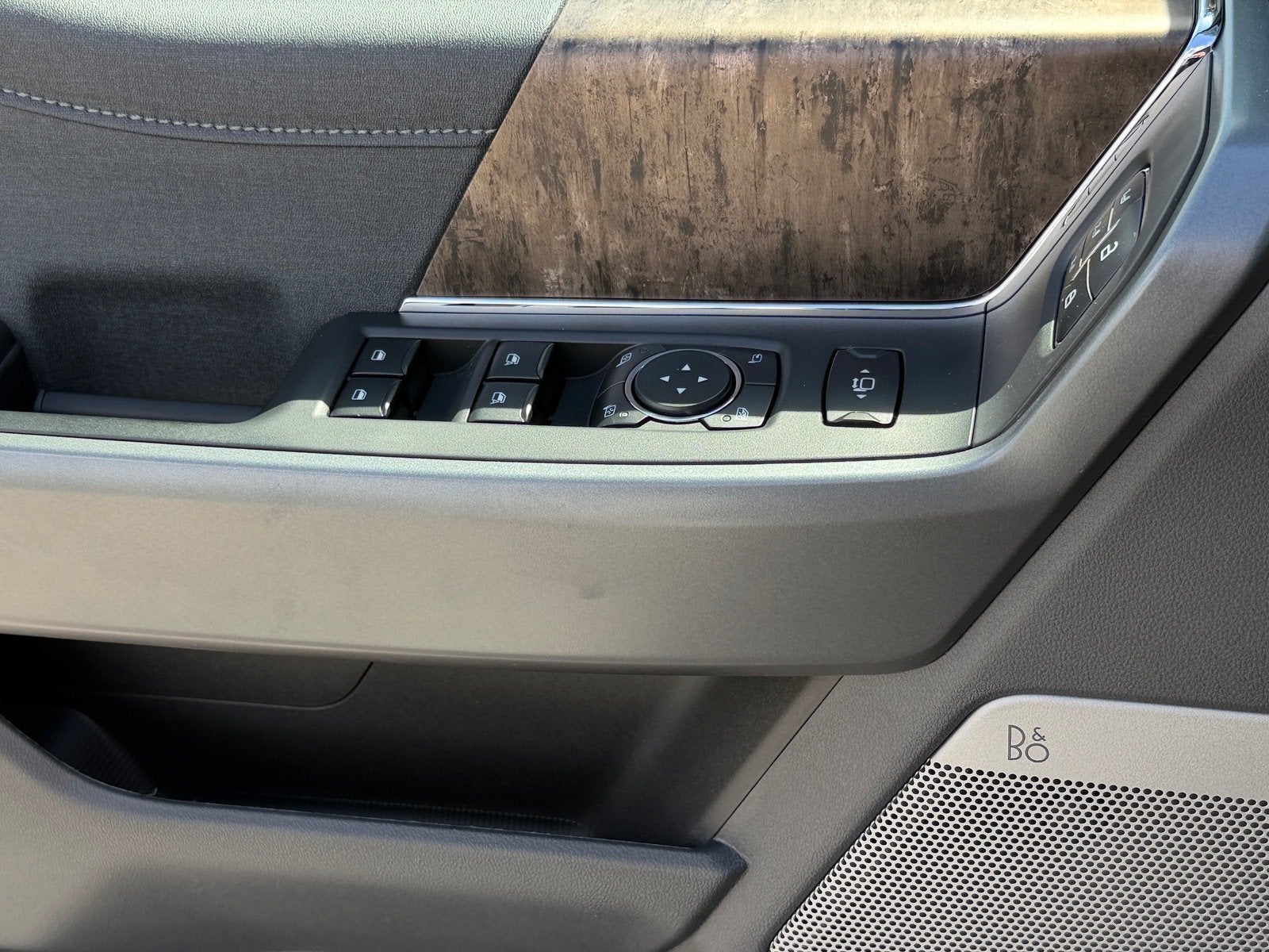 2027 Ford Super Duty F-250 SRW Lariat