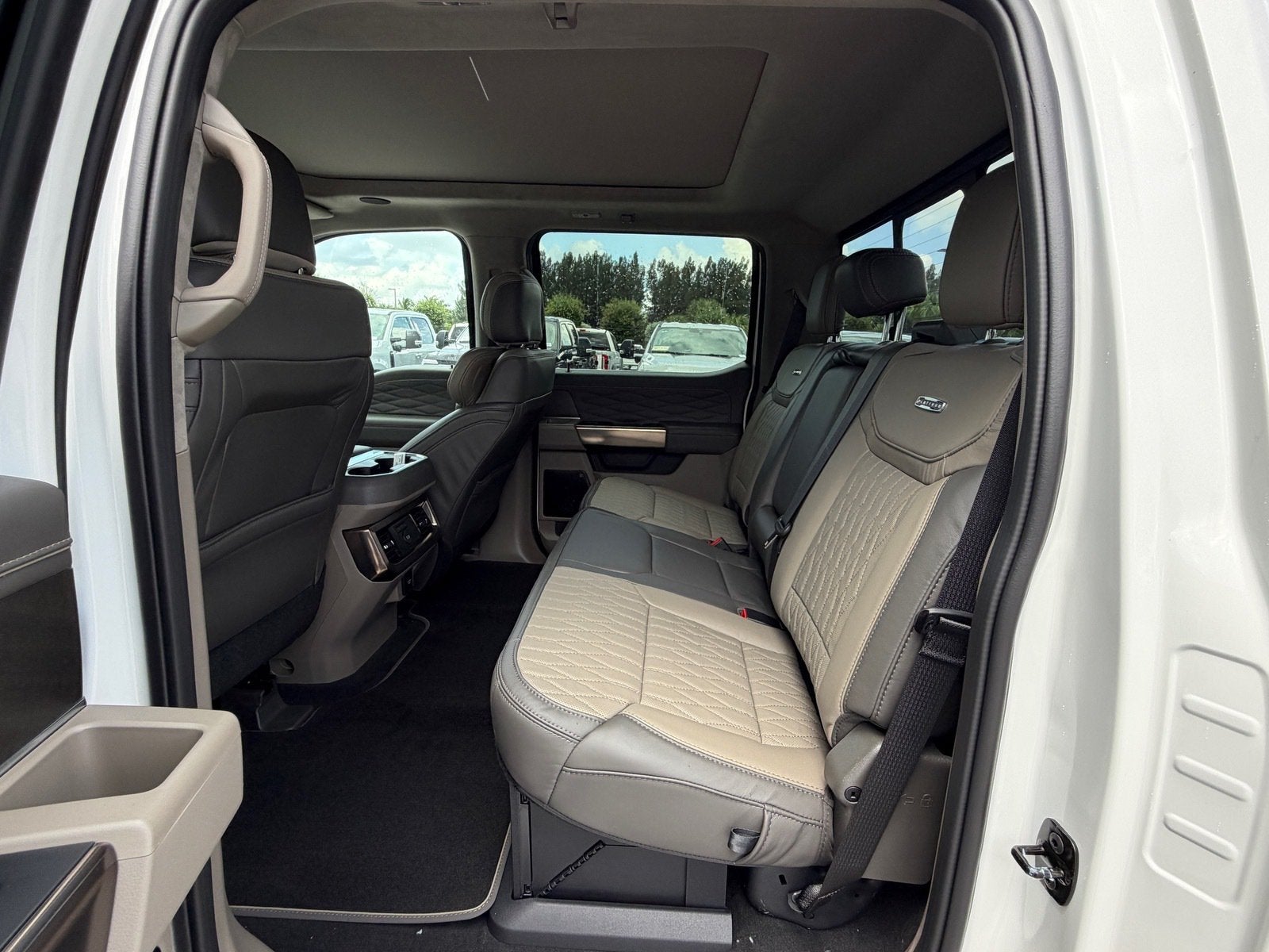 2027 Ford Super Duty F-250 SRW Platinum