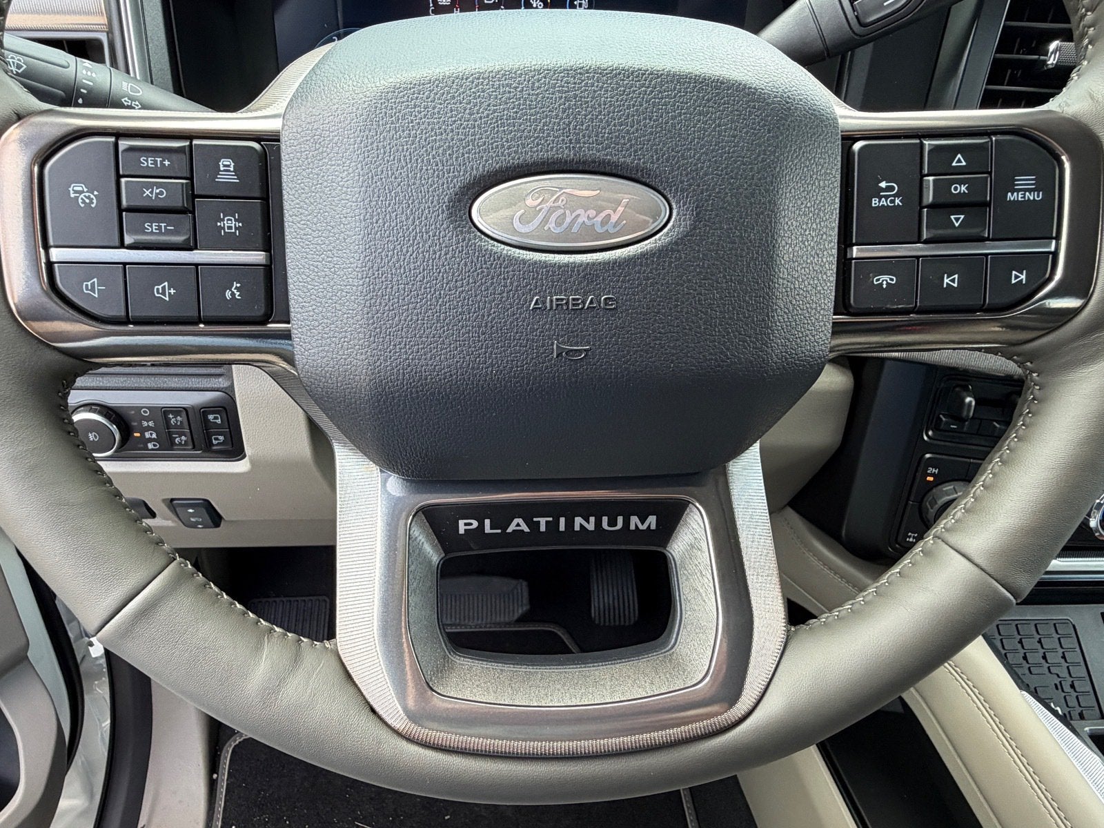 2027 Ford Super Duty F-250 SRW Platinum