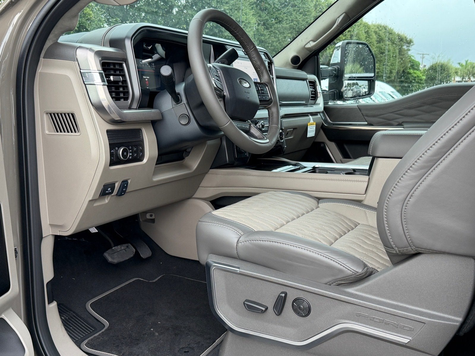 2027 Ford Super Duty F-250 SRW Platinum