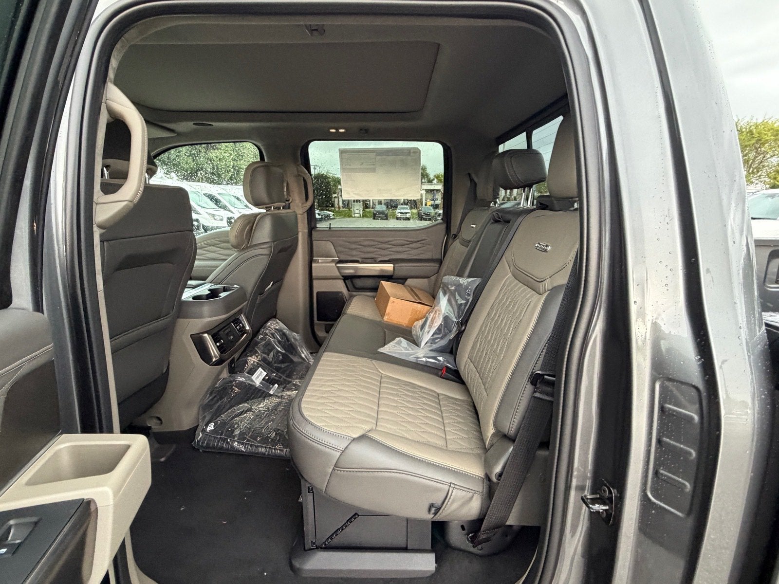 2027 Ford Super Duty F-250 SRW Platinum