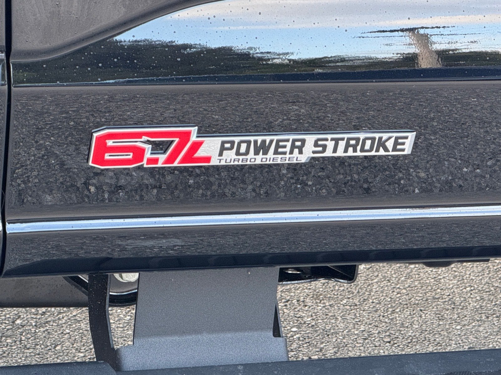 2027 Ford Super Duty F-350 SRW F-350® Lariat®