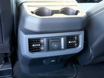 2027 Ford Super Duty F-350 SRW F-350® Lariat®