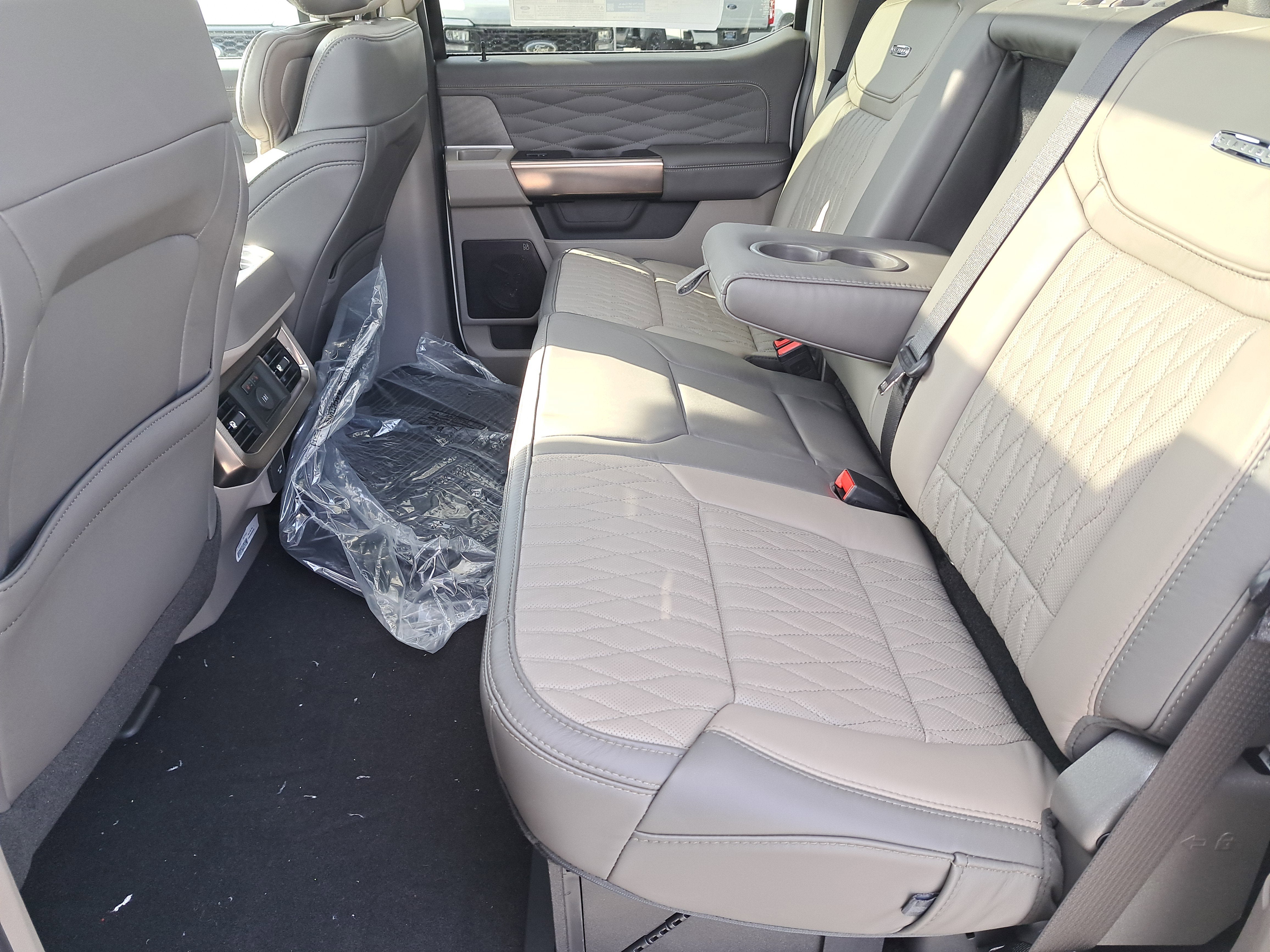 2026 Ford Super Duty F-350 SRW Platinum