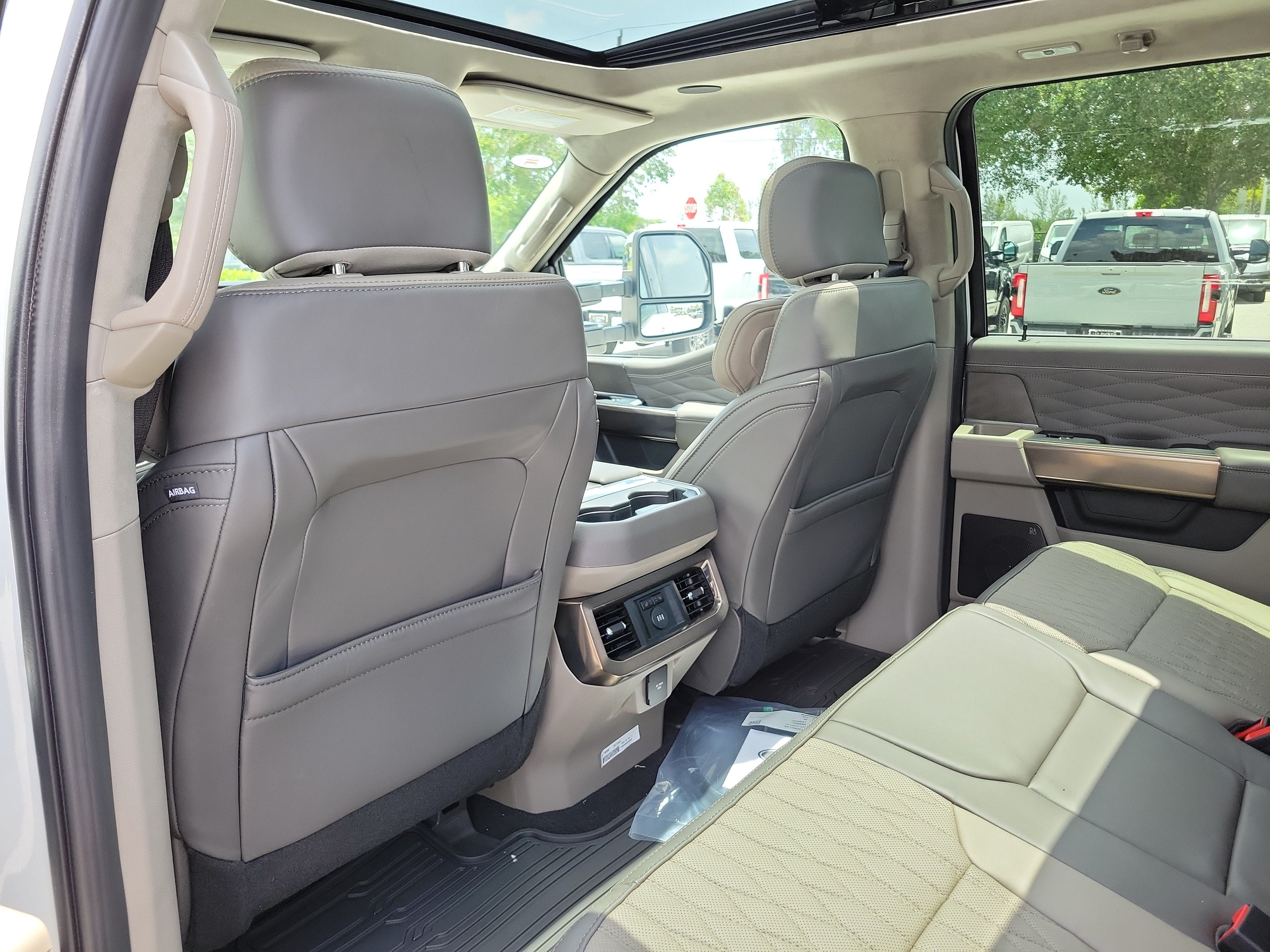 2026 Ford Super Duty F-350 SRW Platinum