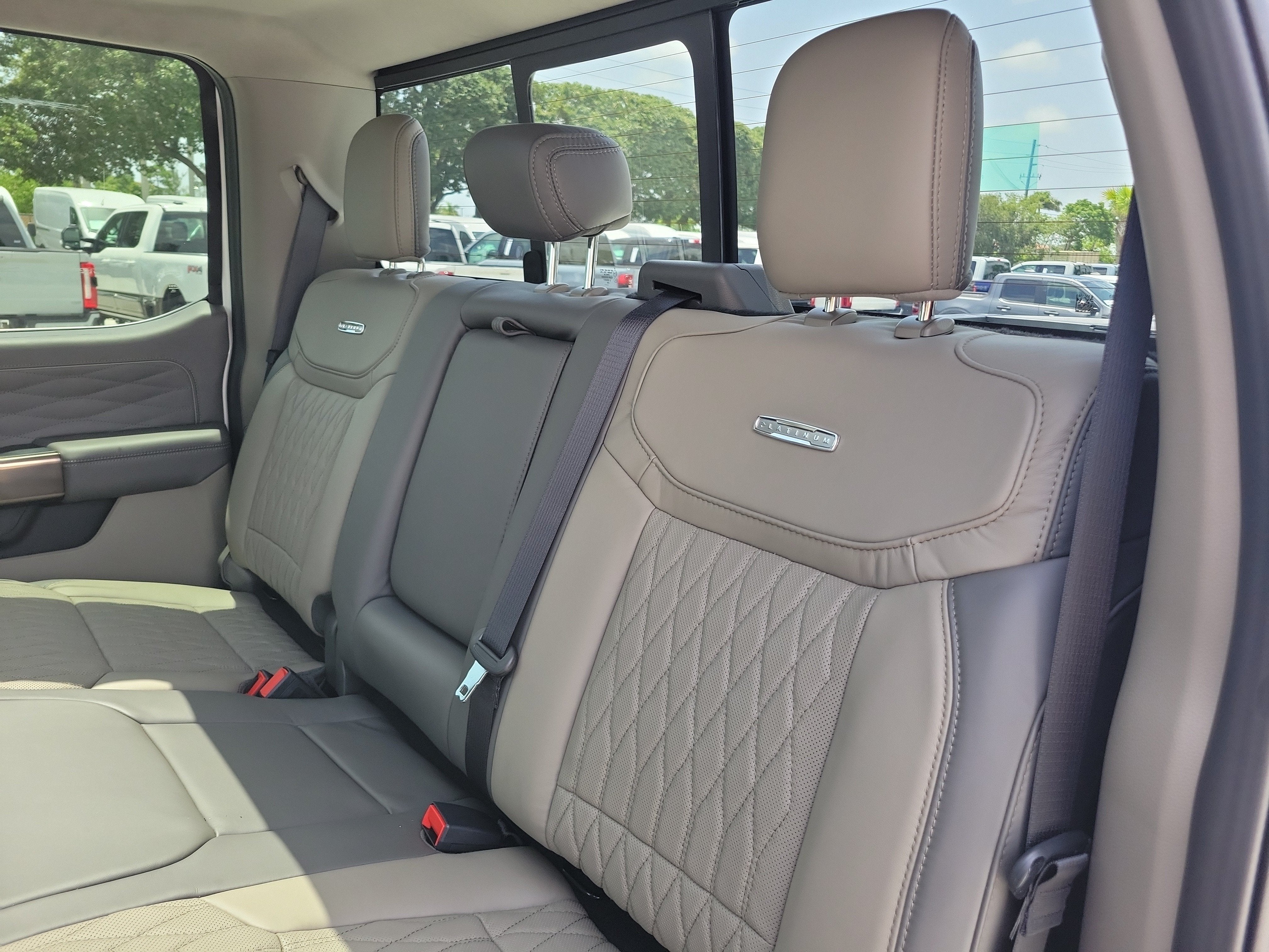 2026 Ford Super Duty F-350 SRW Platinum