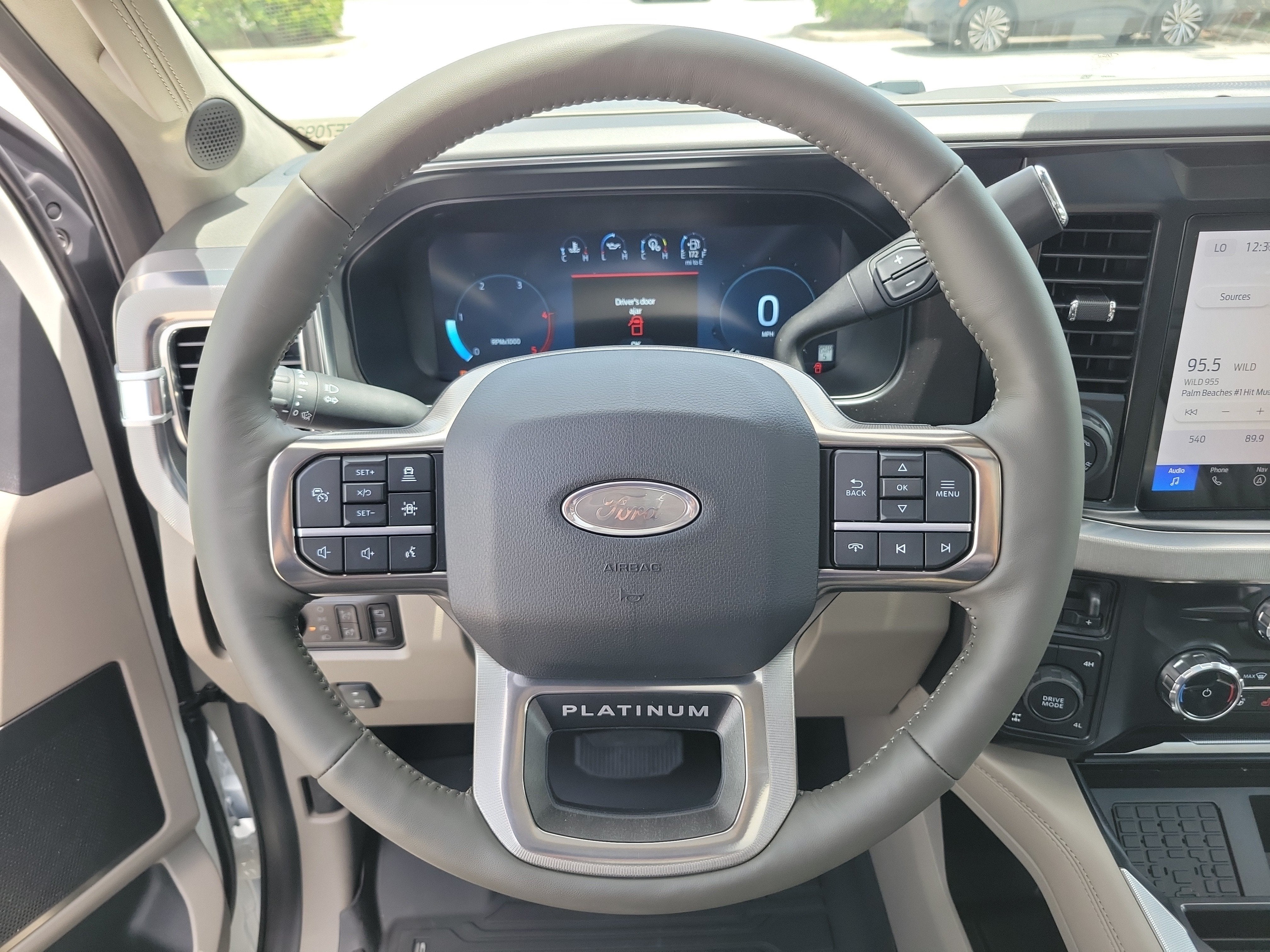 2026 Ford Super Duty F-350 SRW Platinum