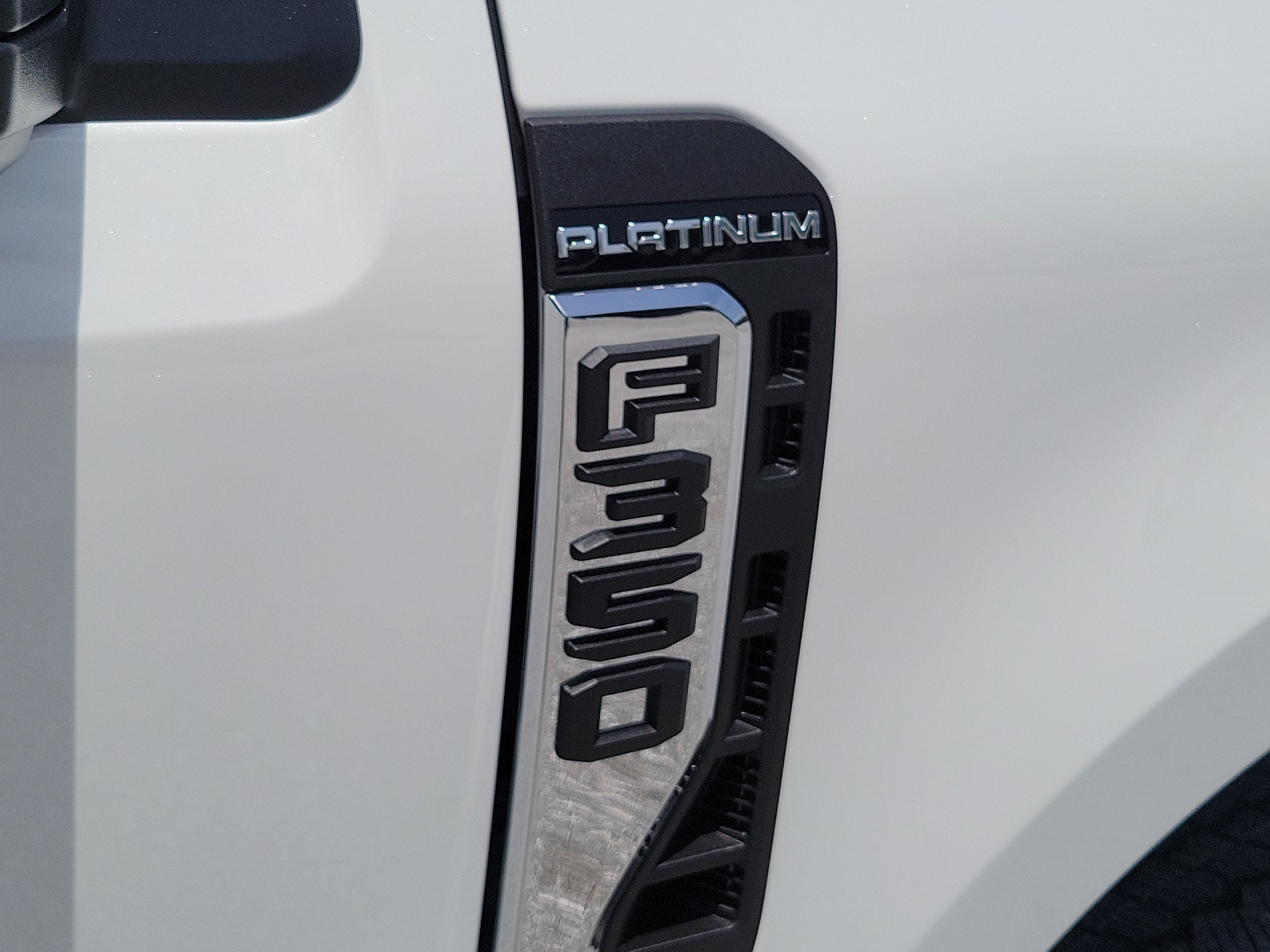 2026 Ford Super Duty F-350 SRW Platinum