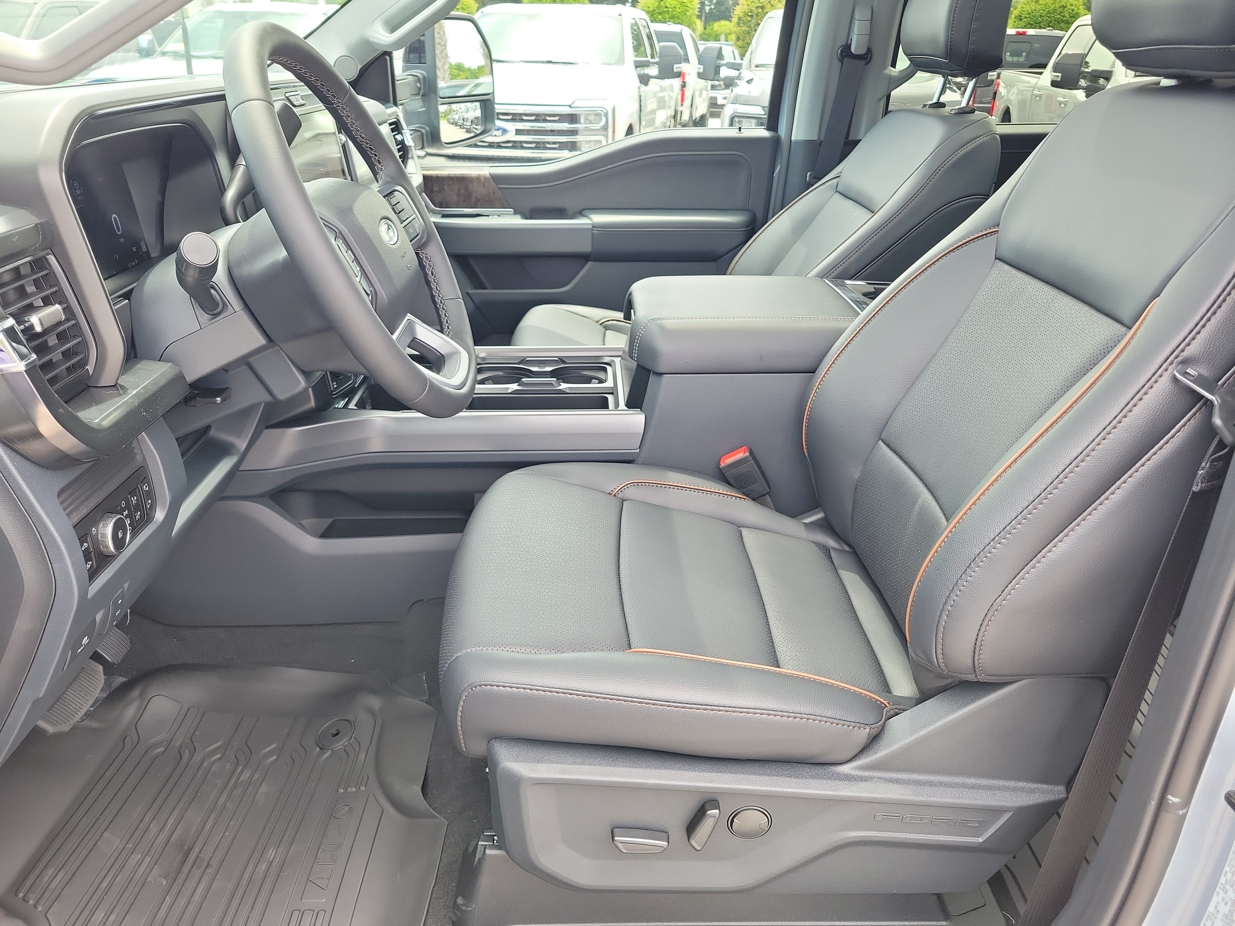 2026 Ford Super Duty F-350 SRW LARIAT