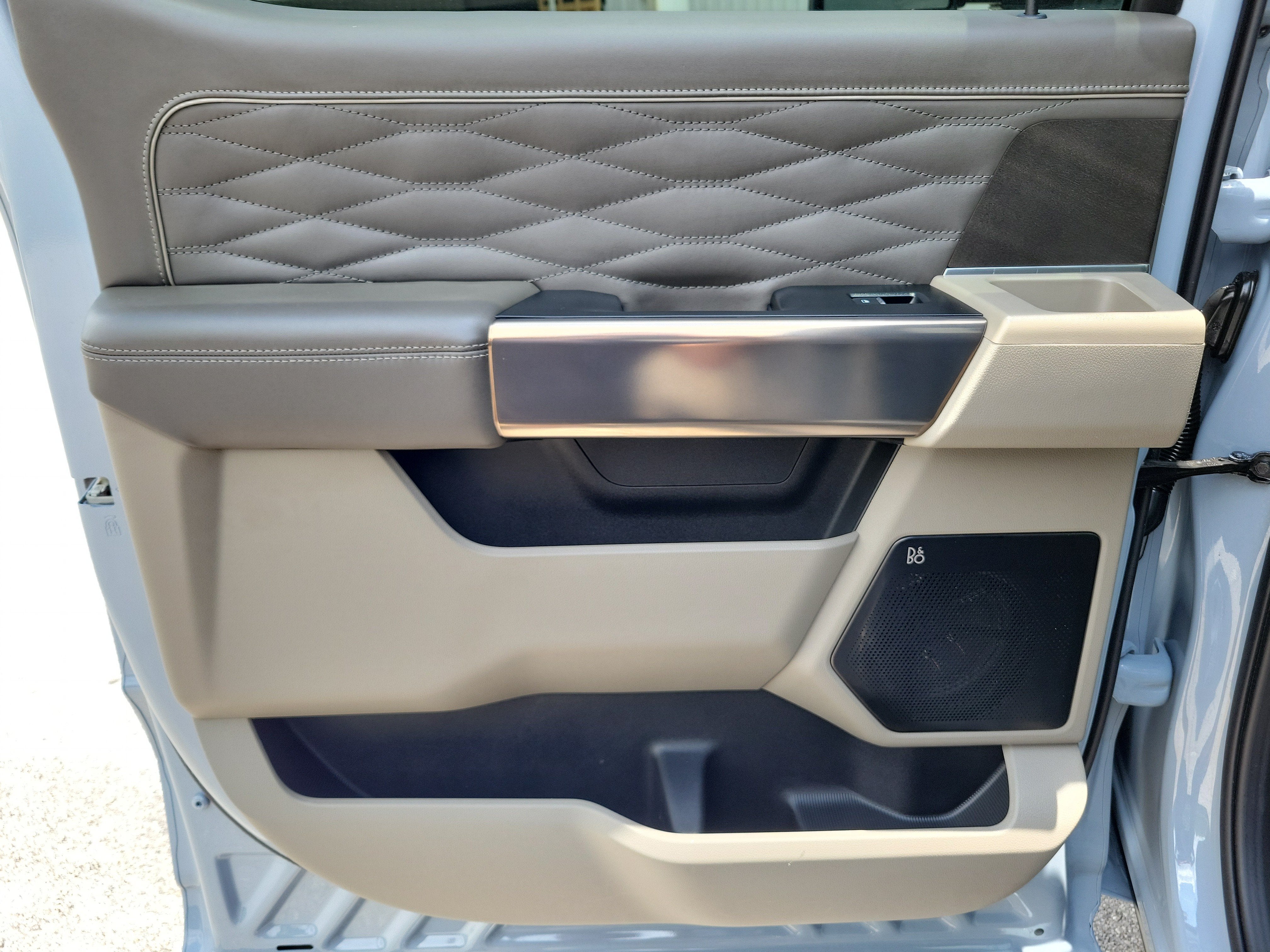 2025 Ford Super Duty F-350 SRW Platinum