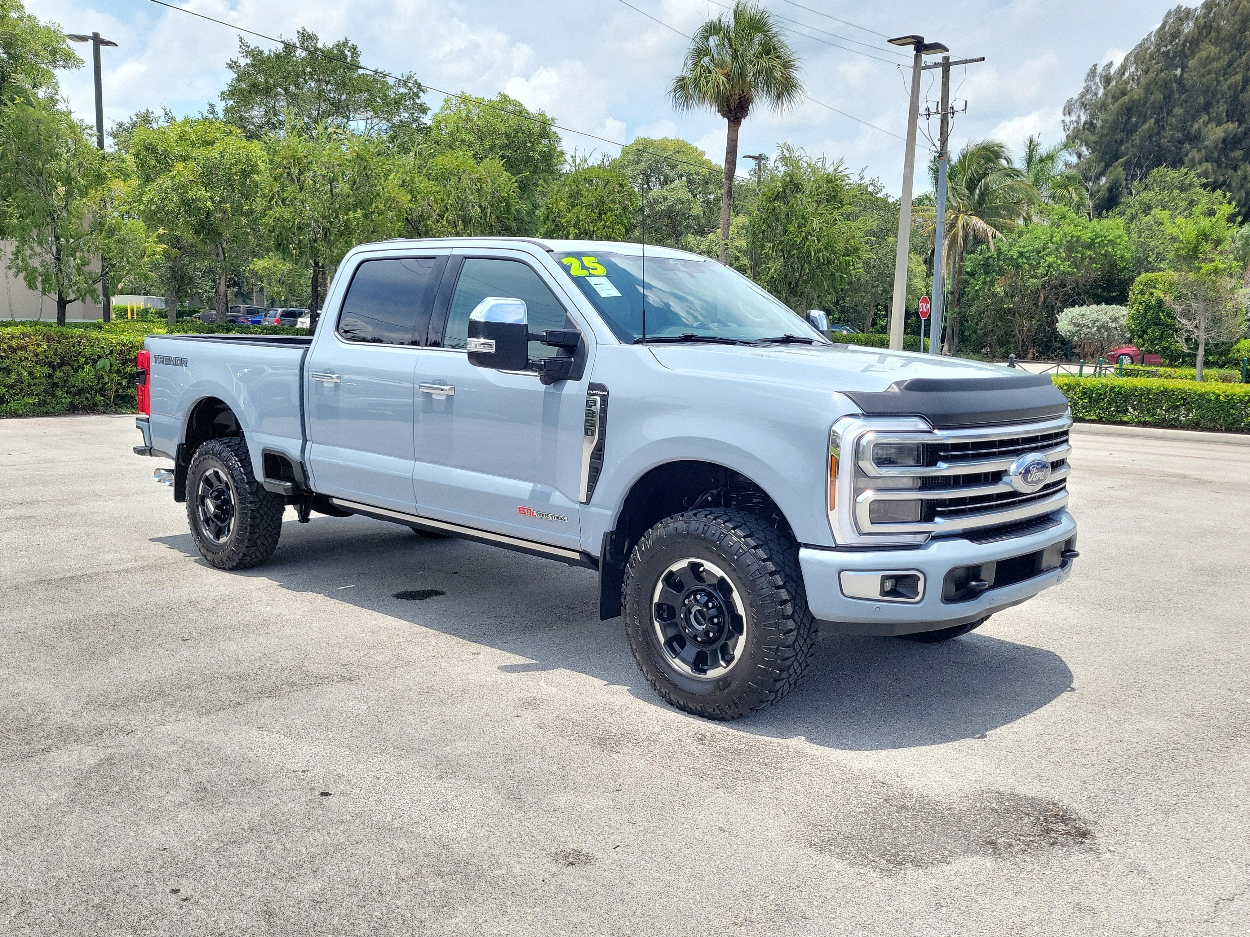 2025 Ford Super Duty F-350 SRW Platinum