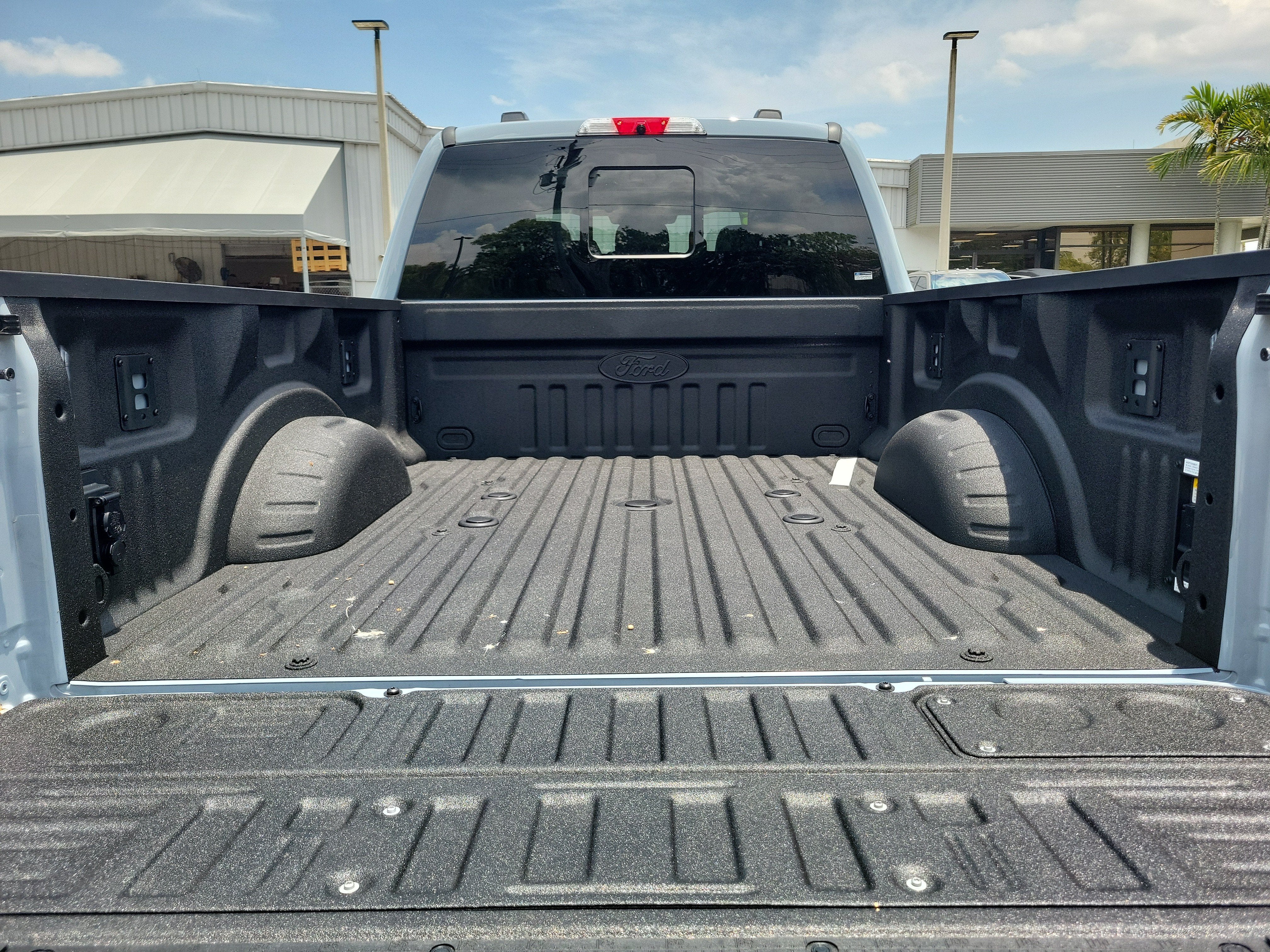 2025 Ford Super Duty F-350 SRW Platinum