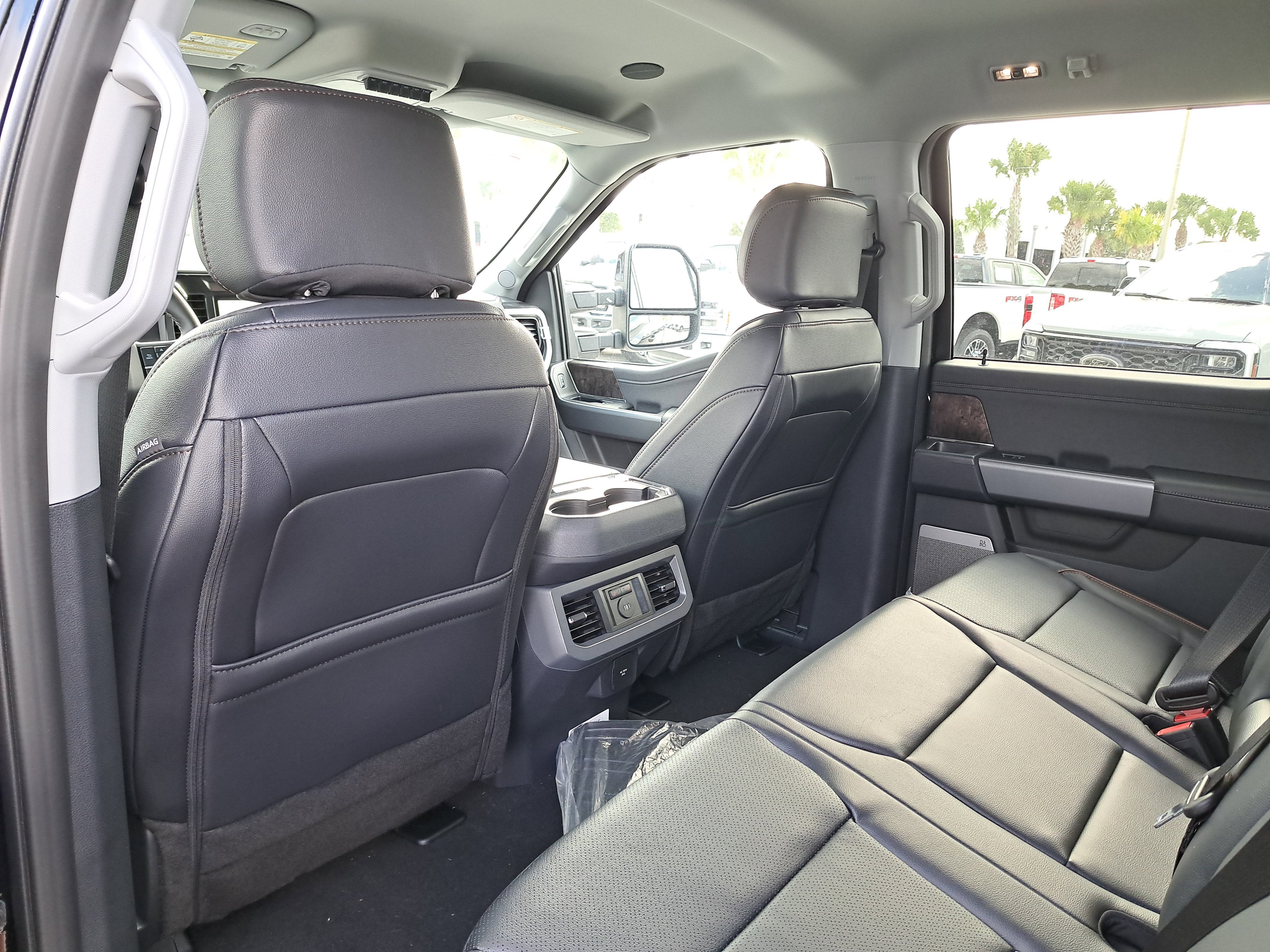 2026 Ford Super Duty F-350 SRW LARIAT