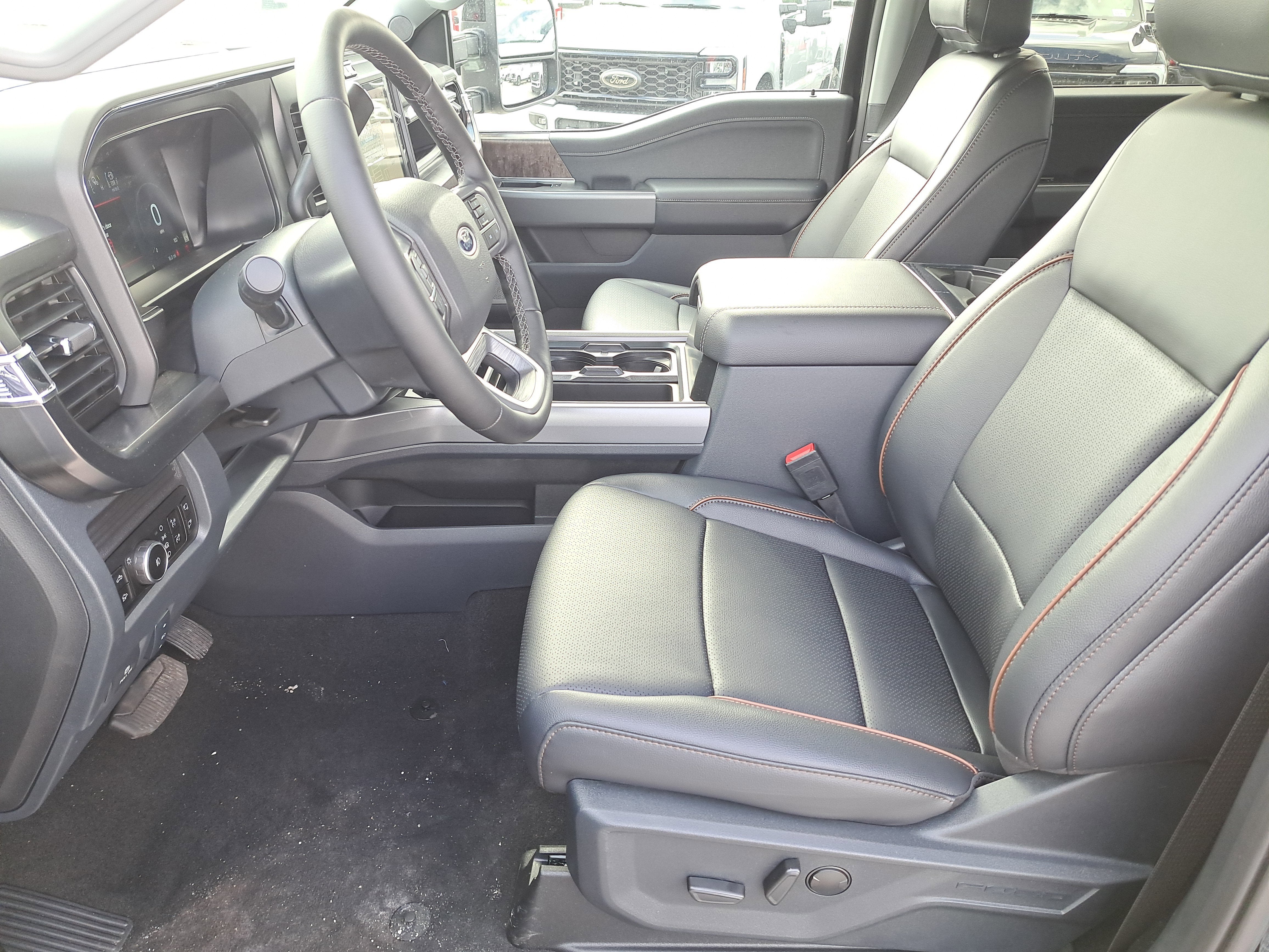 2026 Ford Super Duty F-350 SRW LARIAT