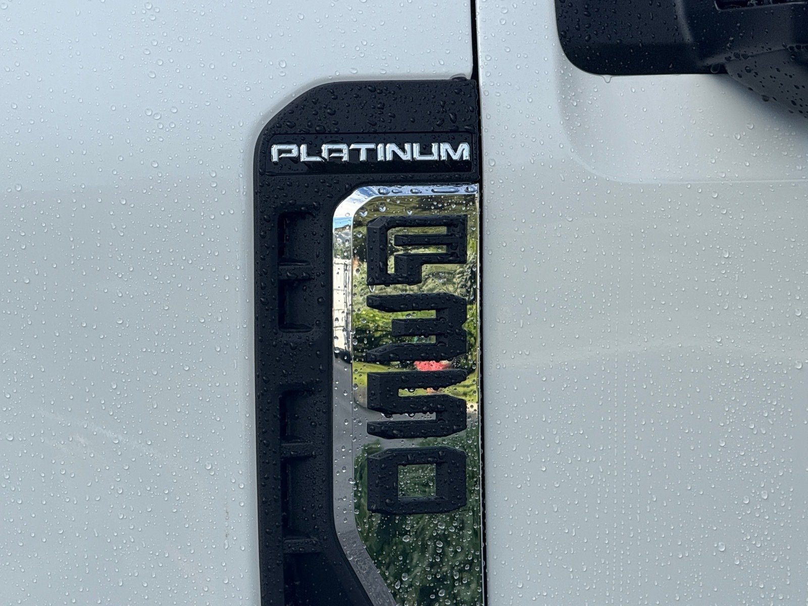2027 Ford Super Duty F-350 SRW F-350® Platinum®