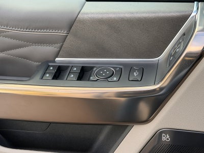 2027 Ford Super Duty F-350 SRW F-350® Platinum®