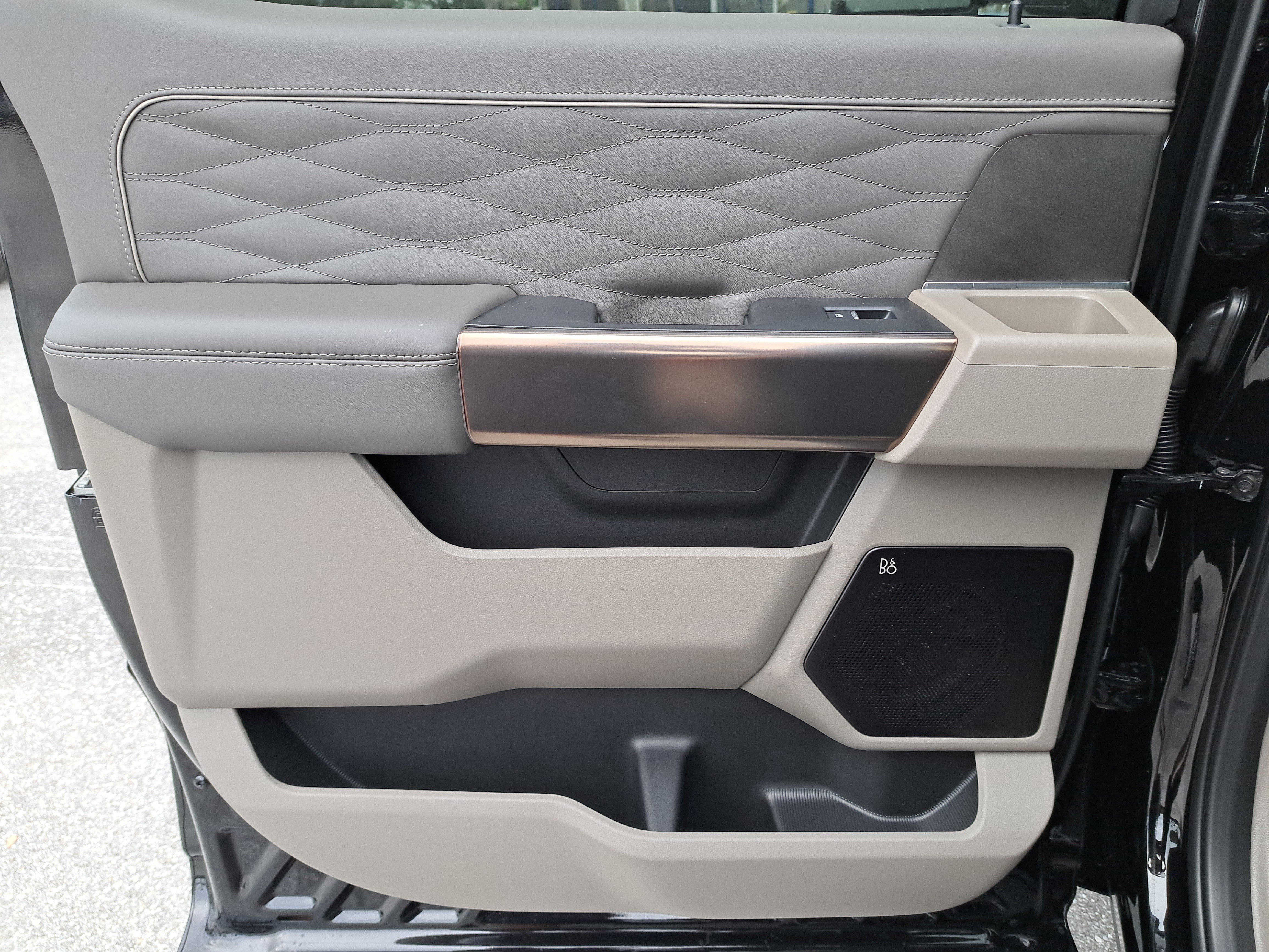 2026 Ford Super Duty F-350 SRW Platinum