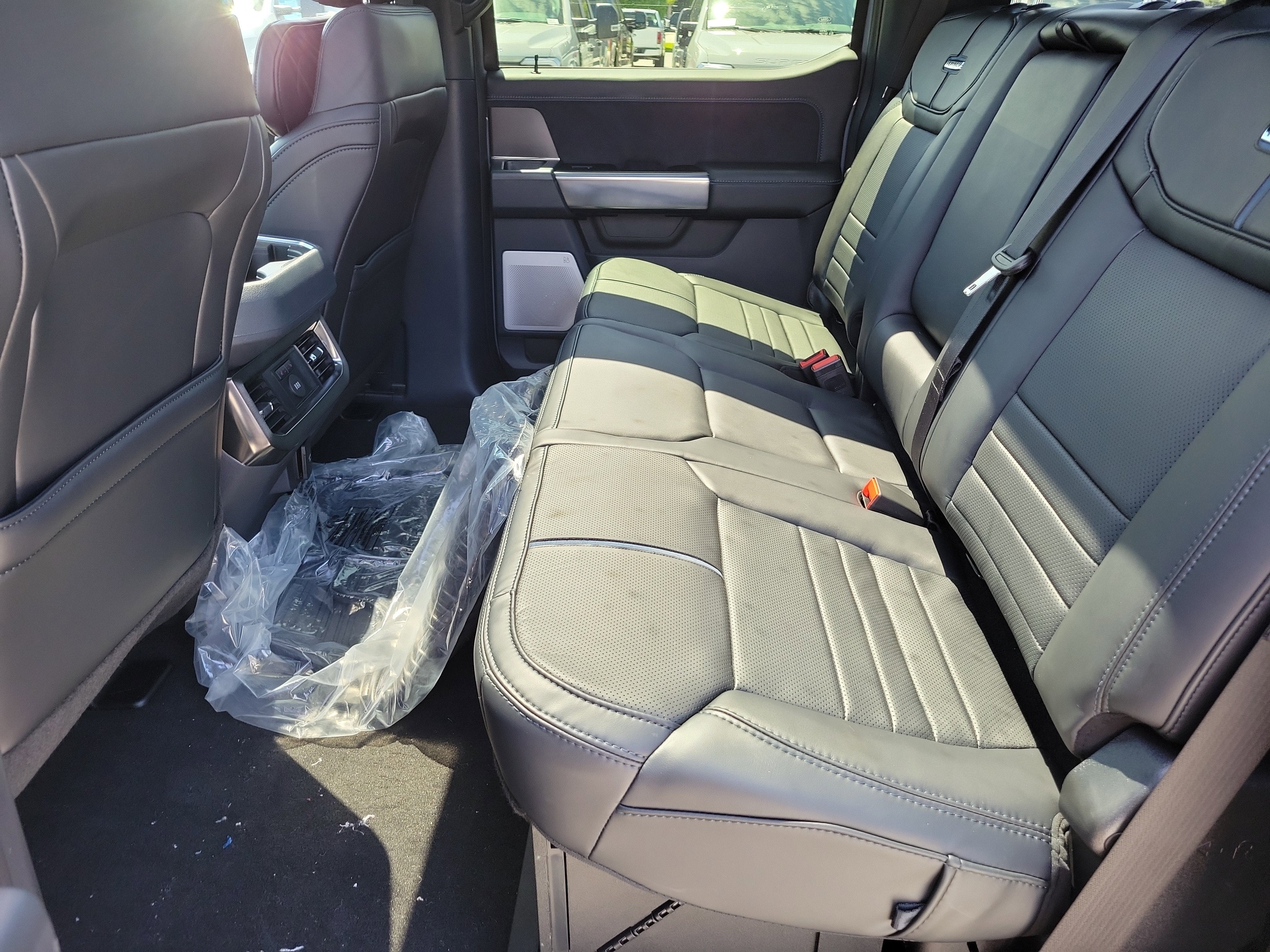 2026 Ford Super Duty F-350 SRW Platinum