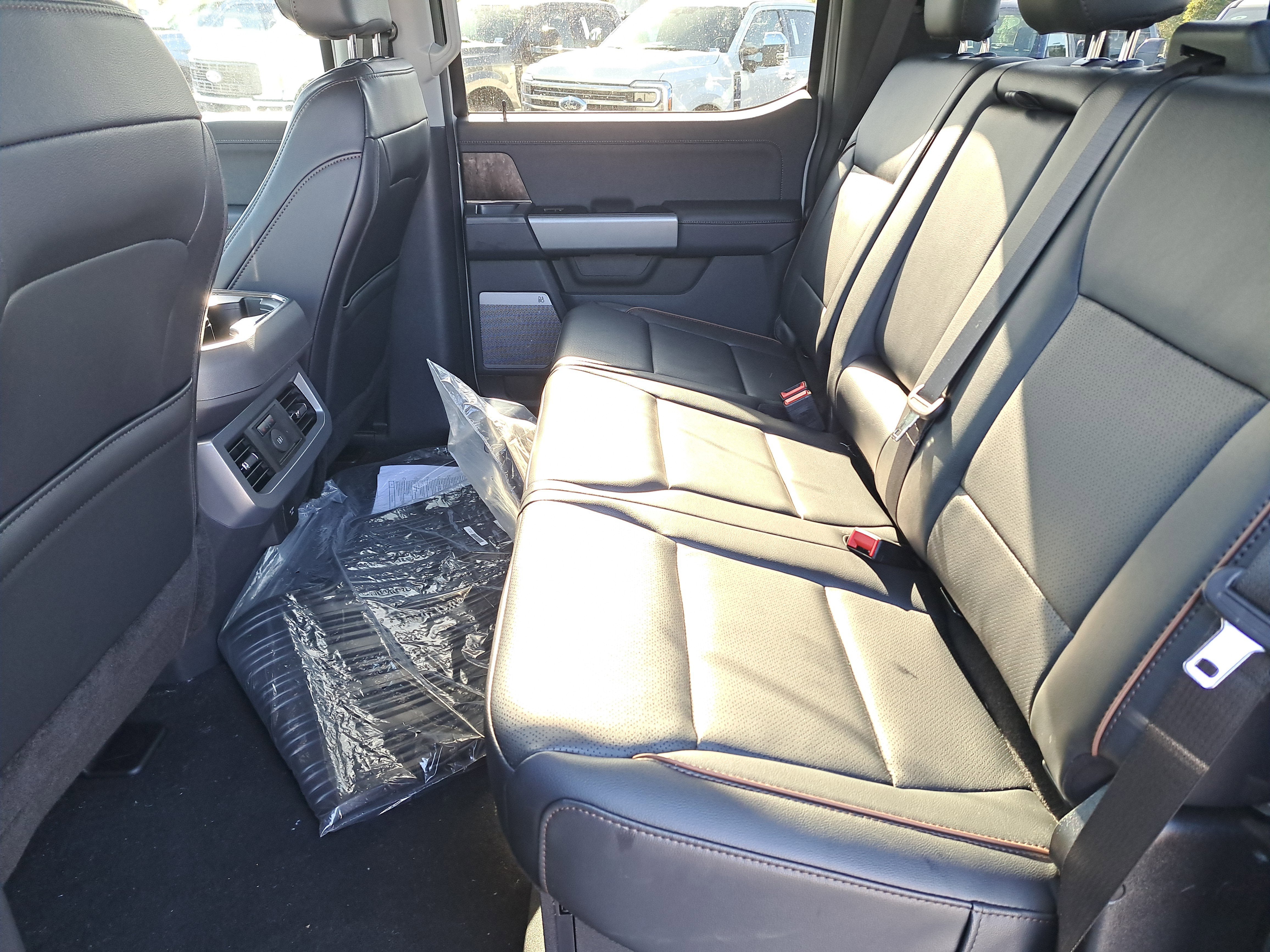 2026 Ford Super Duty F-350 SRW LARIAT