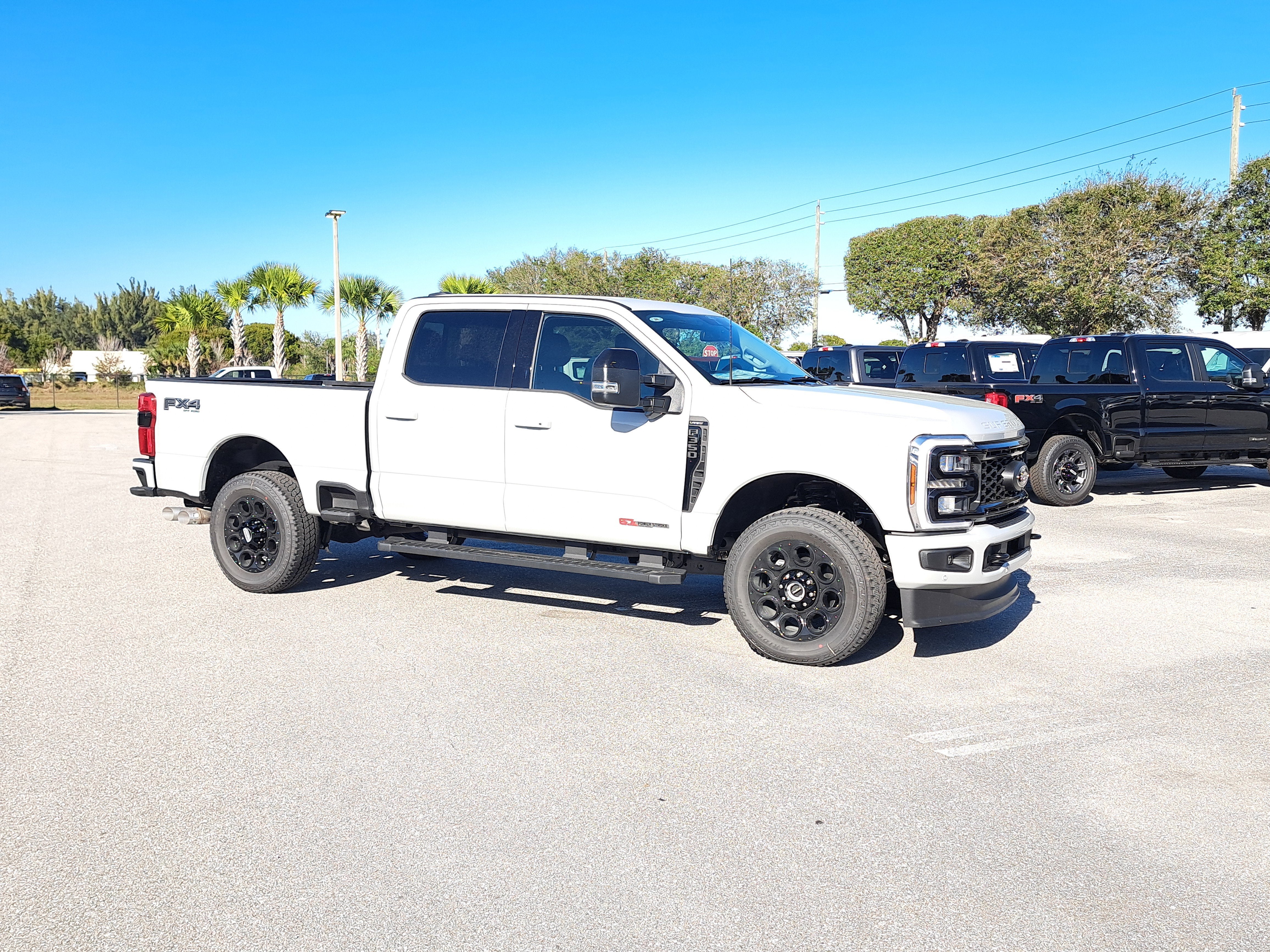 2026 Ford Super Duty F-350 SRW LARIAT
