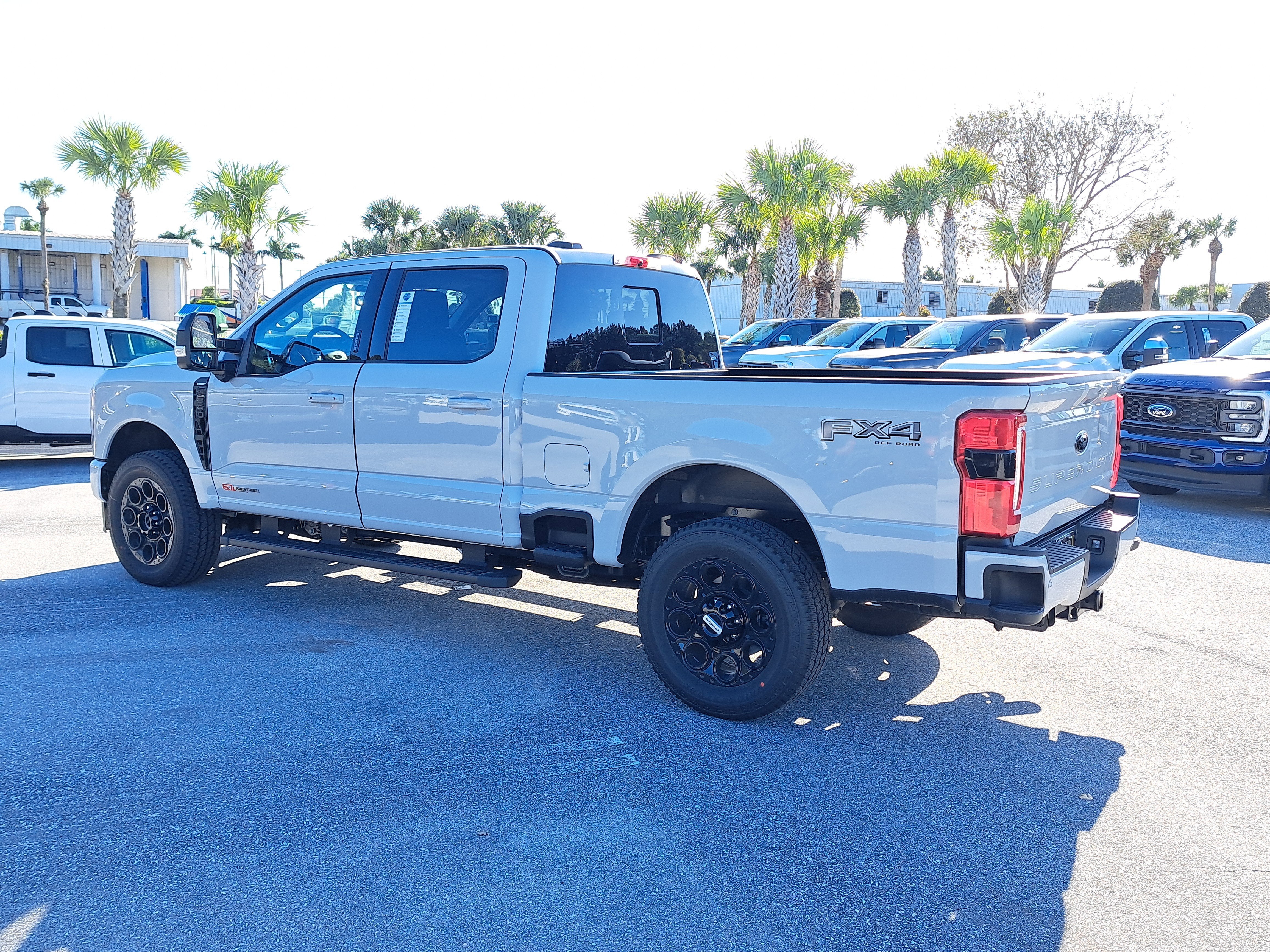 2026 Ford Super Duty F-350 SRW LARIAT