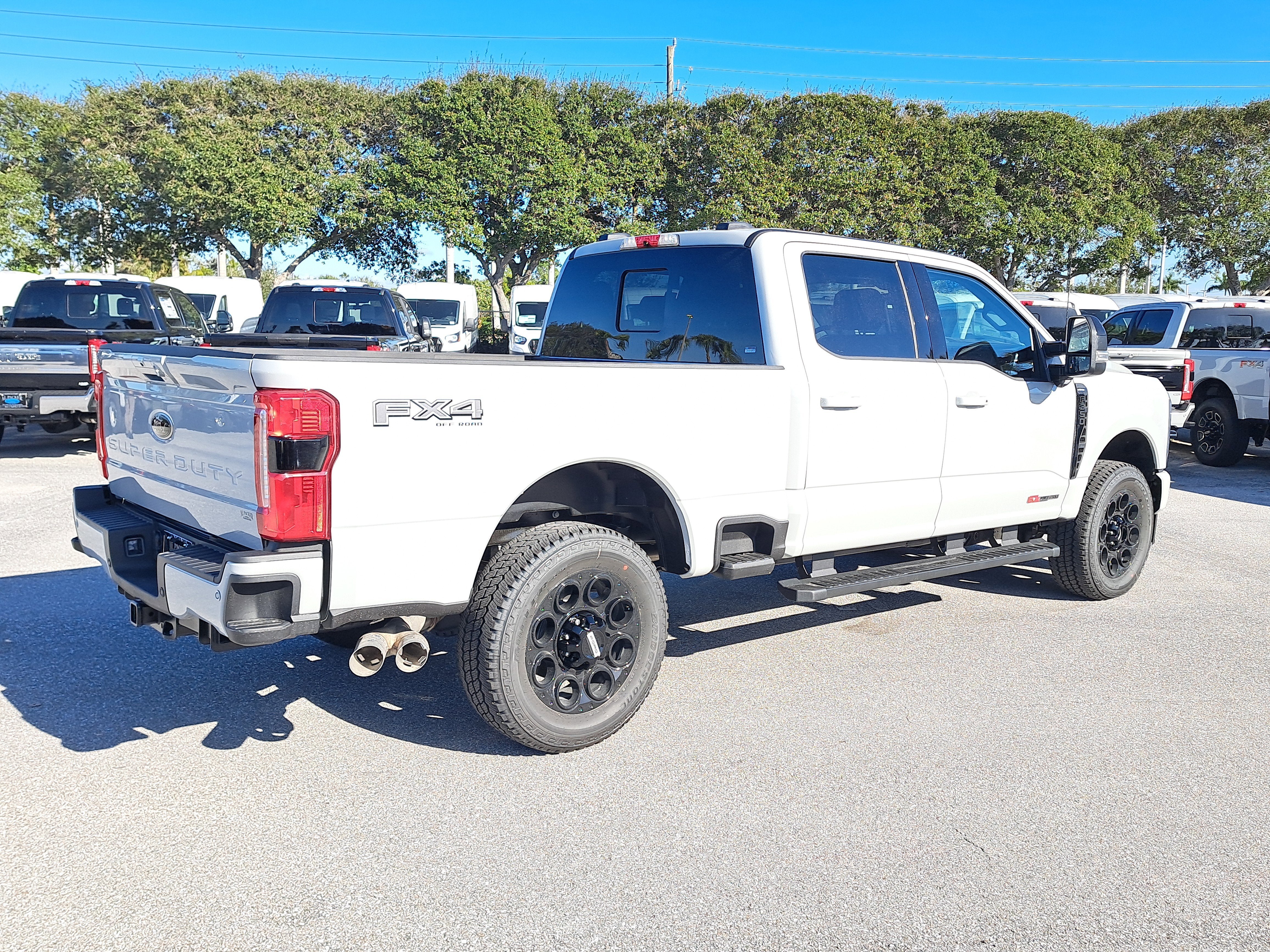 2026 Ford Super Duty F-350 SRW LARIAT