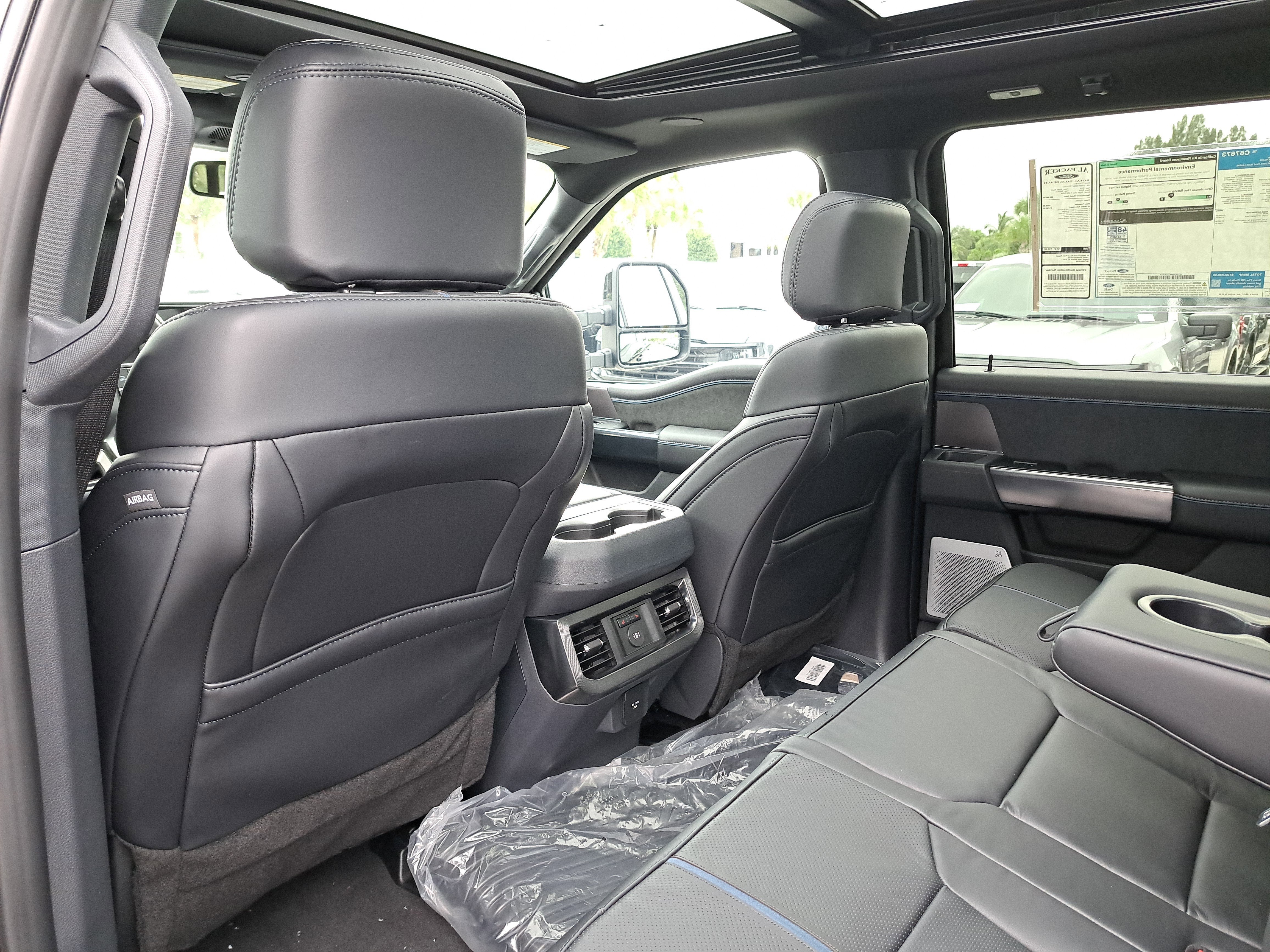 2026 Ford Super Duty F-350 SRW Platinum