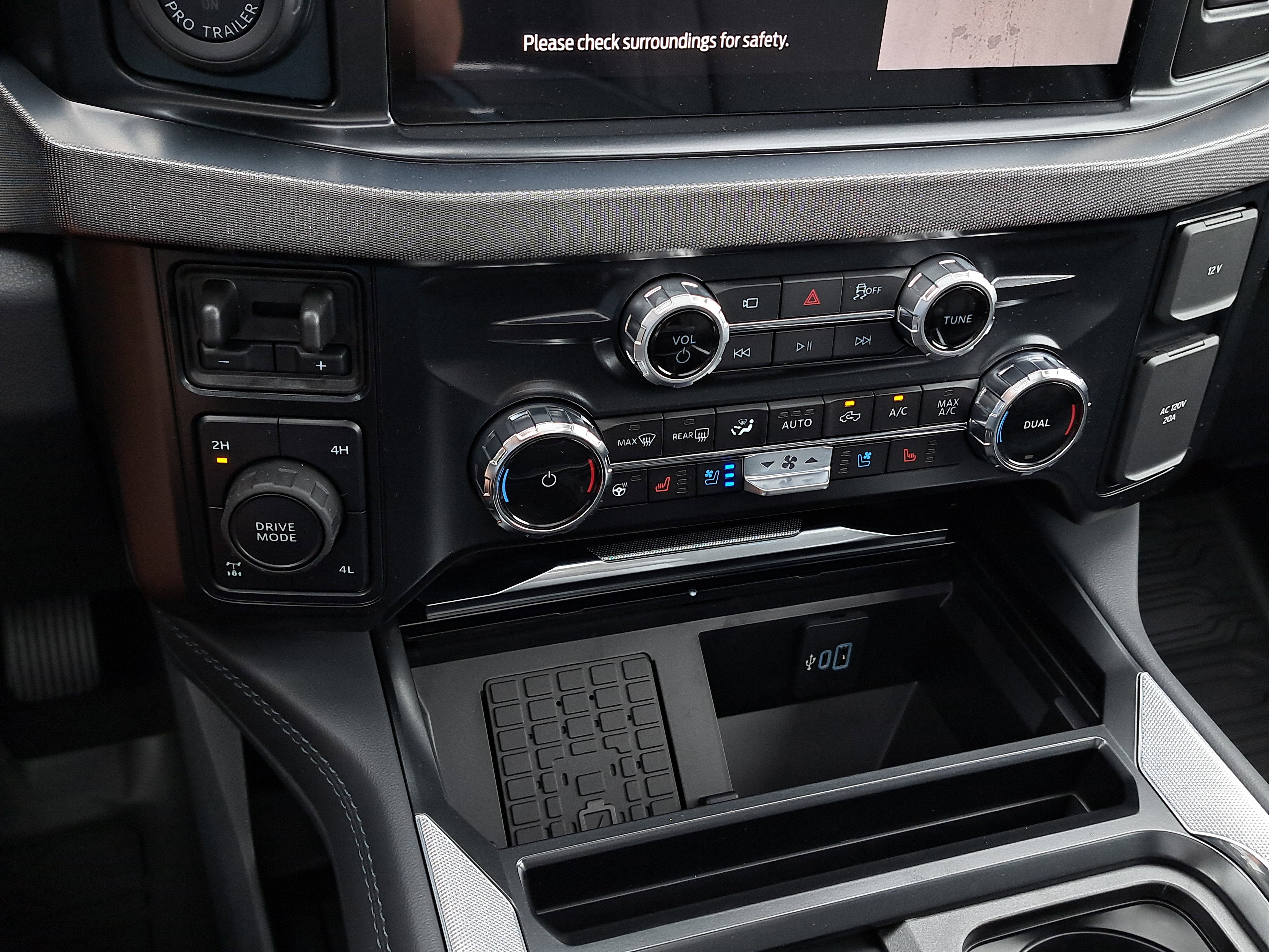 2026 Ford Super Duty F-350 SRW Platinum