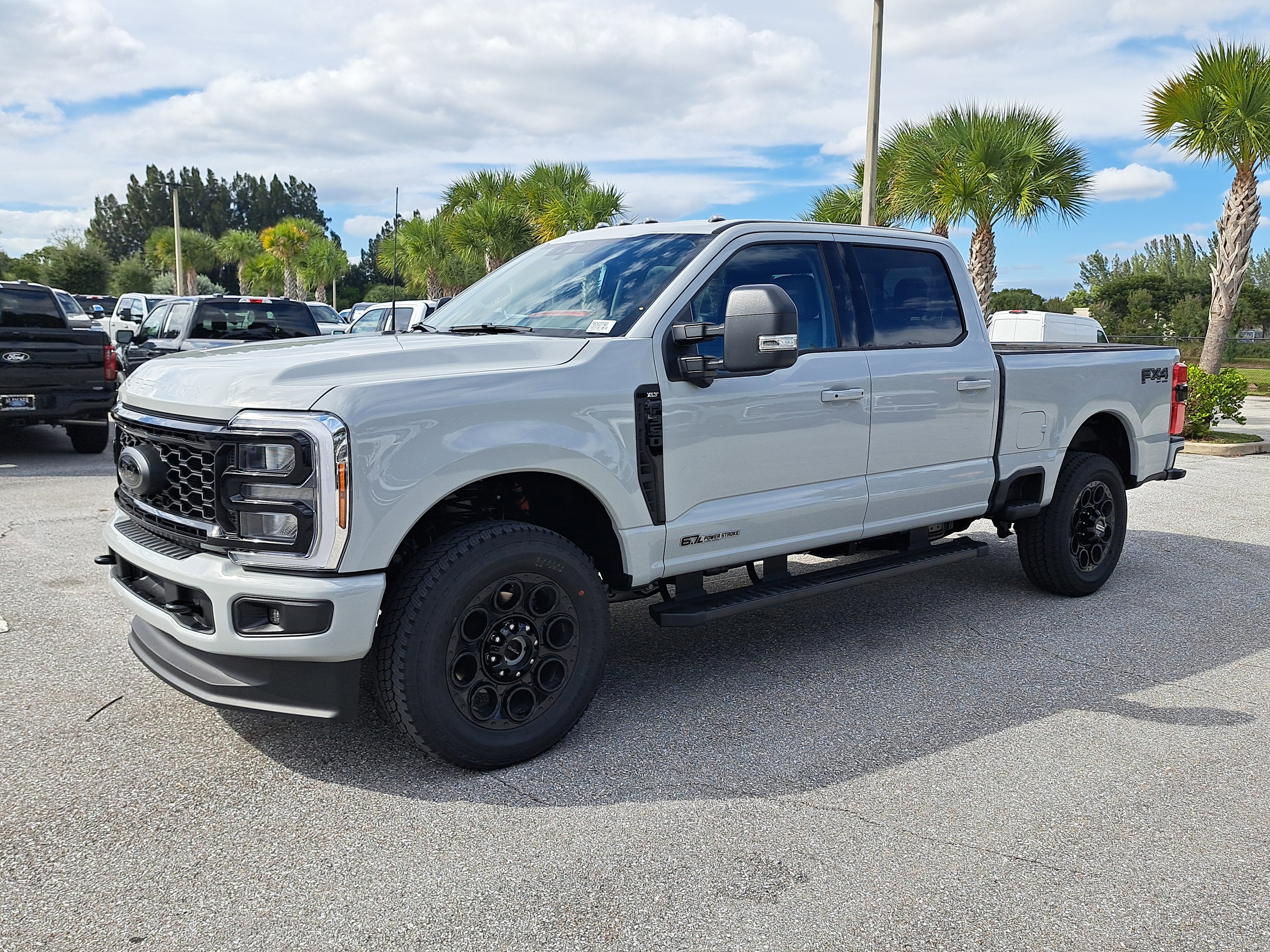 2026 Ford Super Duty F-350 SRW XLT