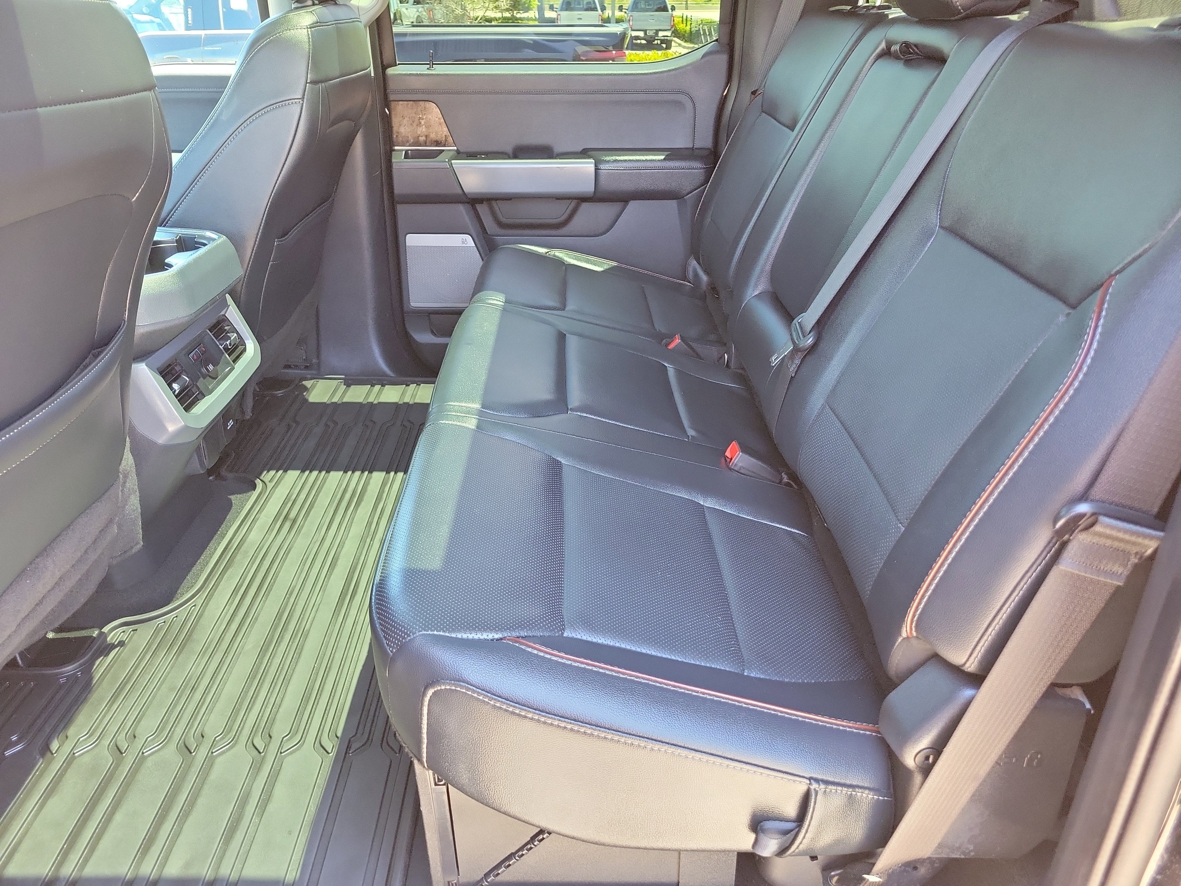 2024 Ford Super Duty F-350 SRW LARIAT