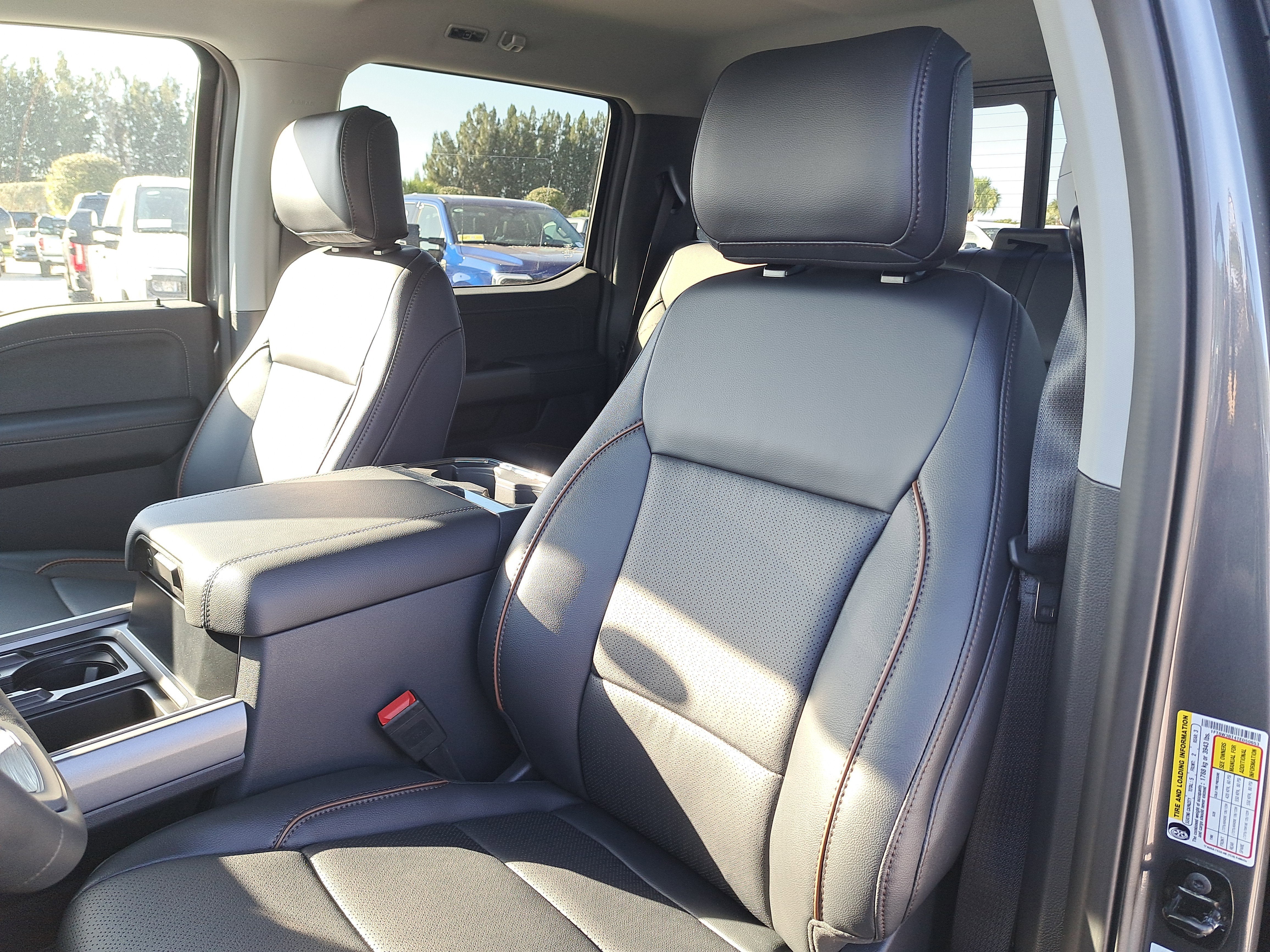 2026 Ford Super Duty F-350 SRW LARIAT