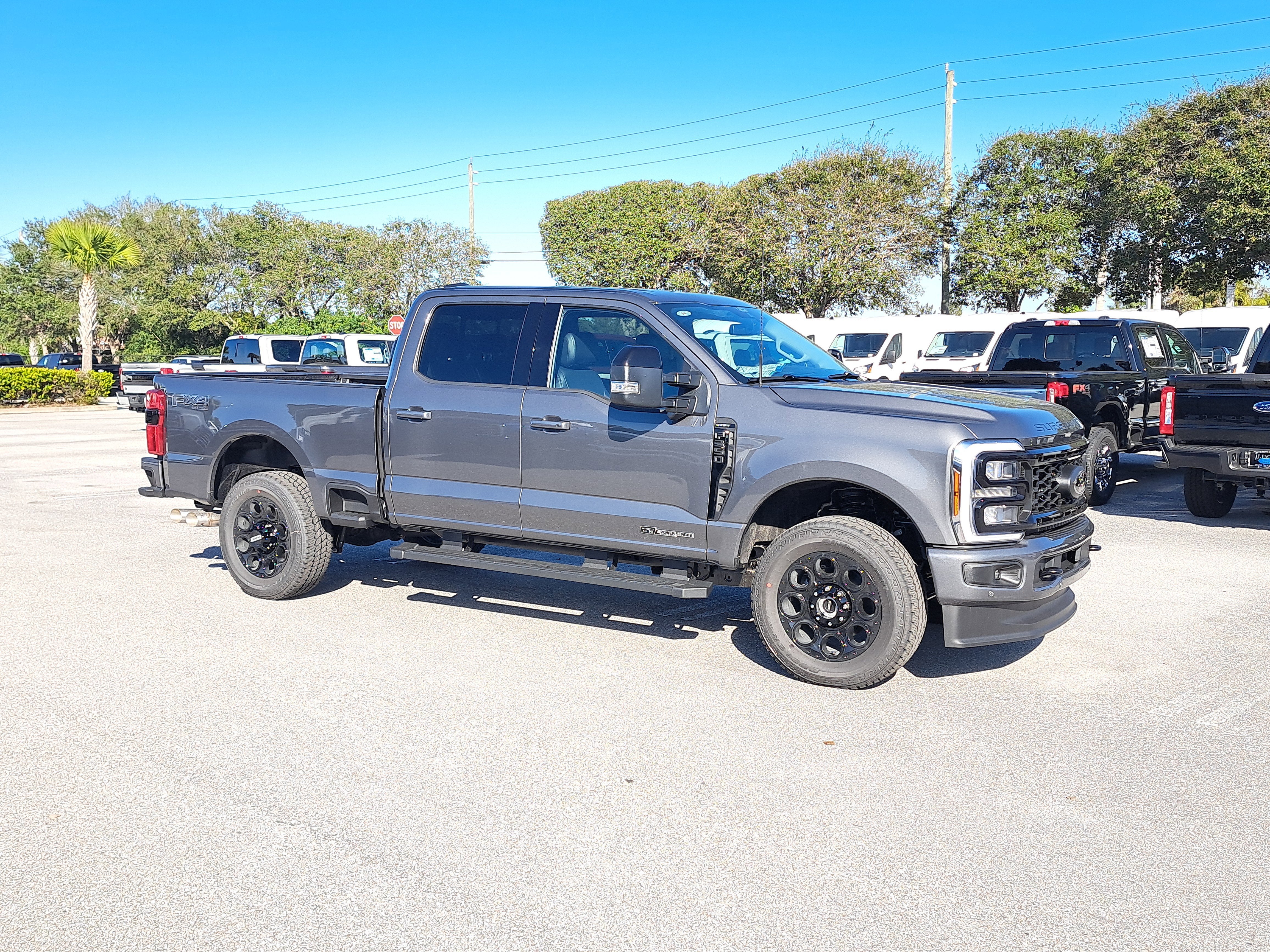 2026 Ford Super Duty F-350 SRW LARIAT