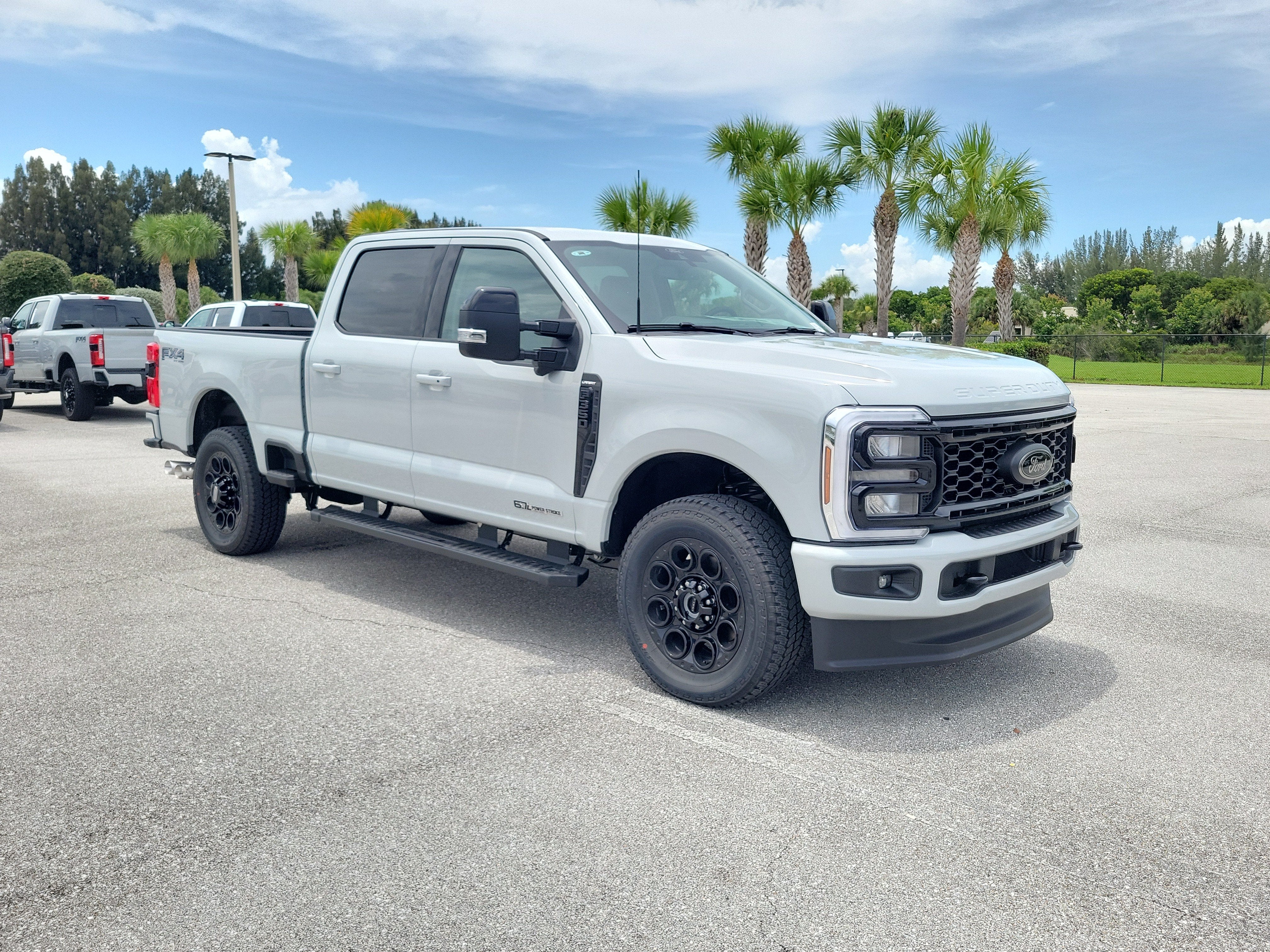 2026 Ford Super Duty F-350 SRW LARIAT