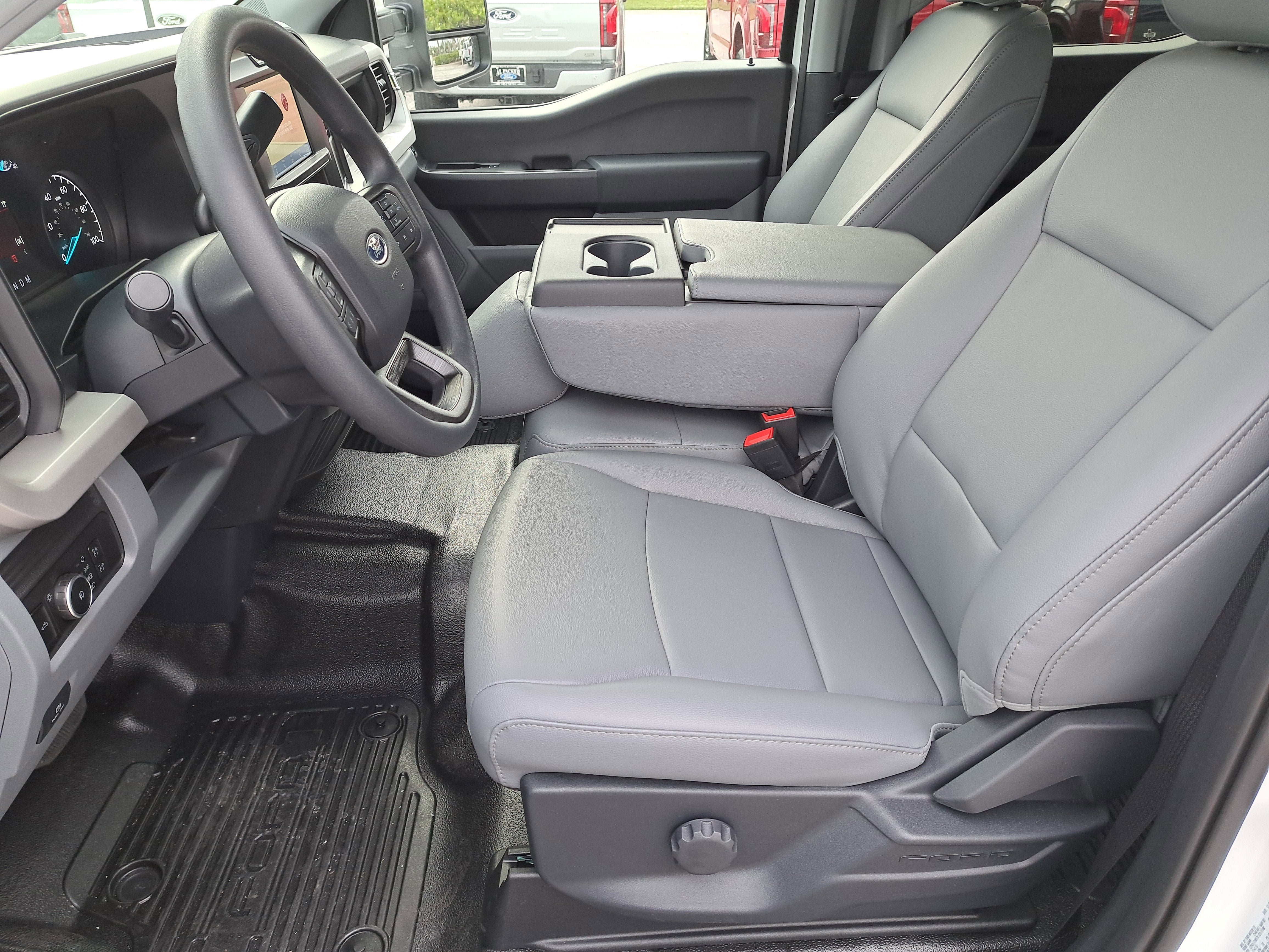 2026 Ford Super Duty F-350 SRW XL