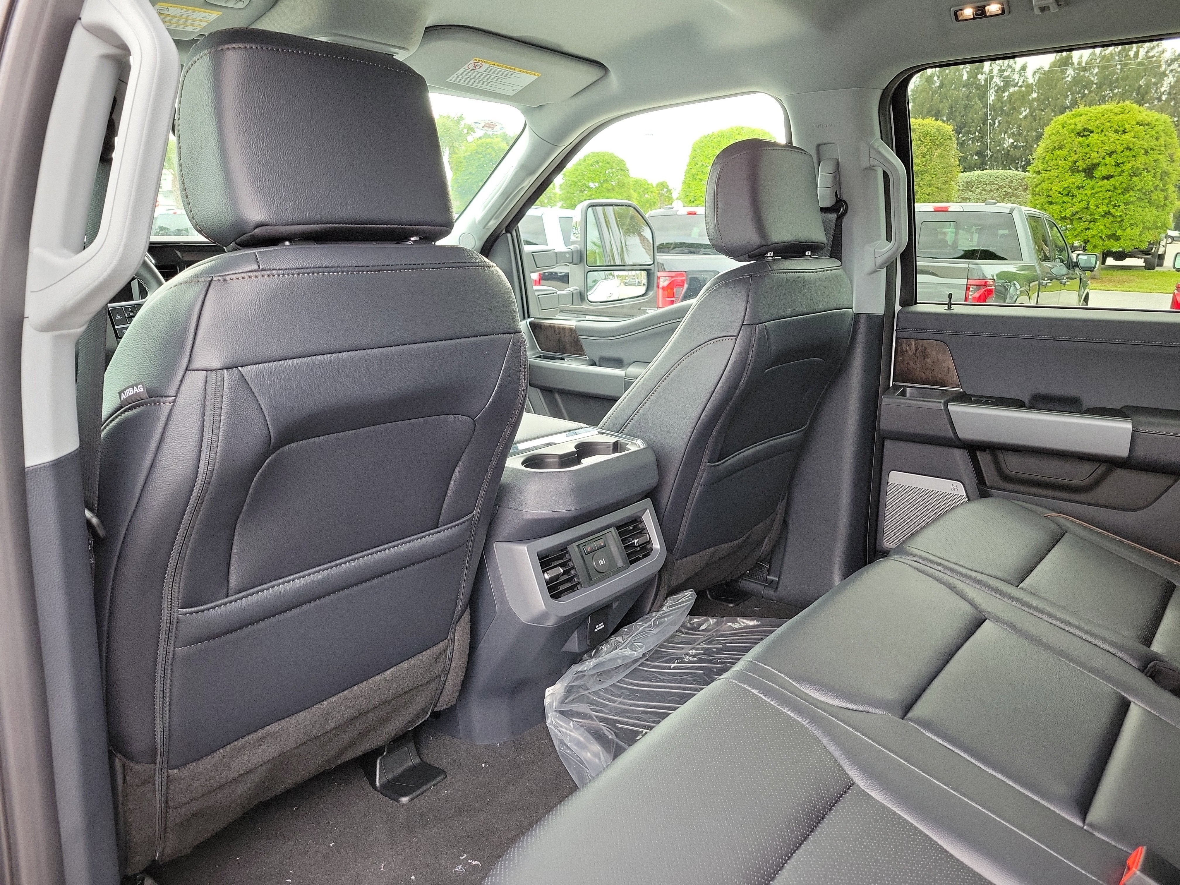 2026 Ford Super Duty F-350 SRW LARIAT