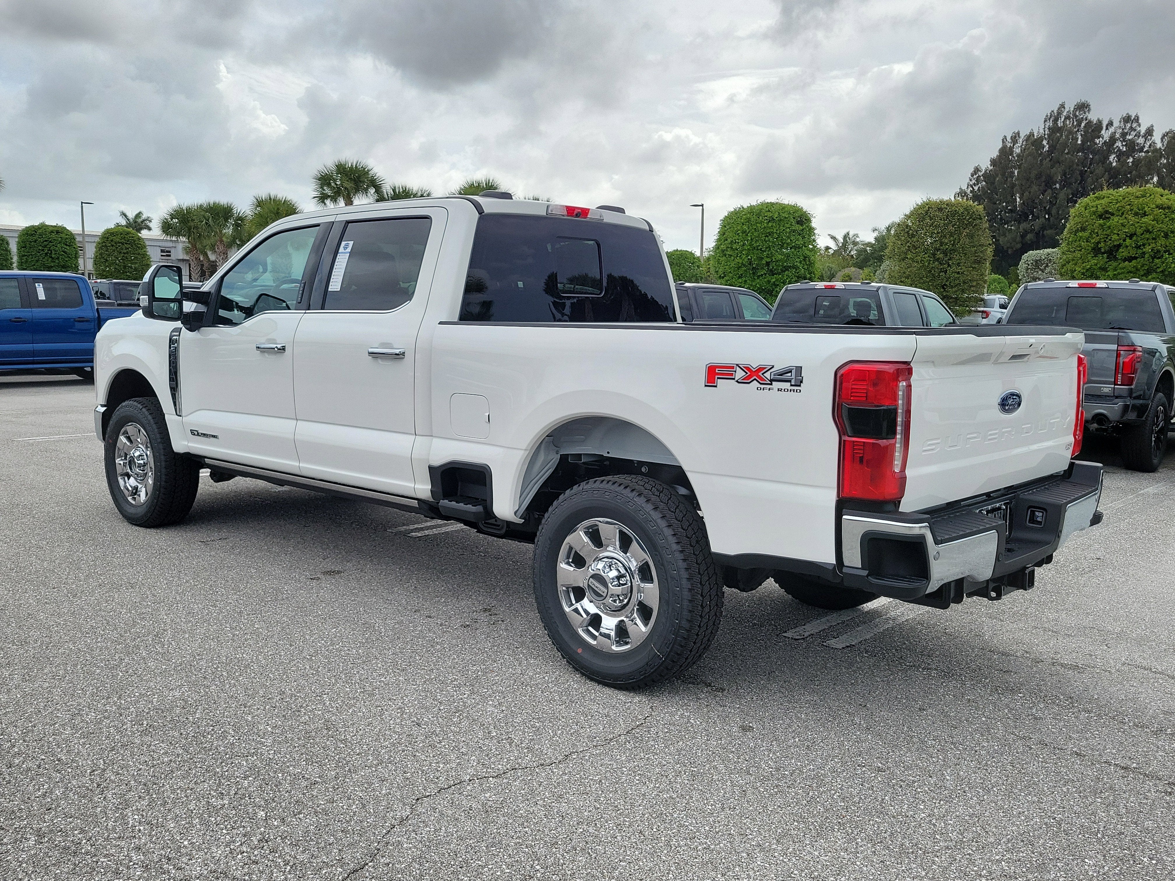 2026 Ford Super Duty F-350 SRW LARIAT