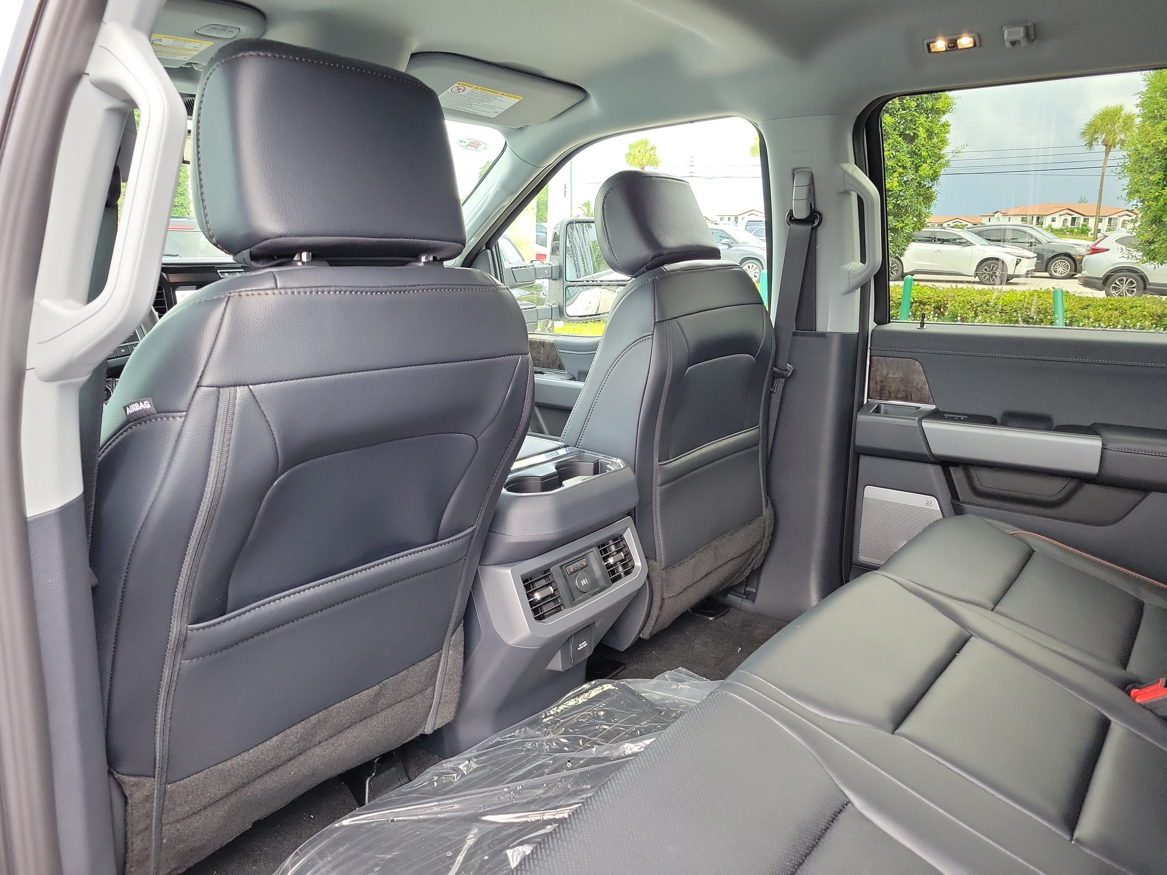 2026 Ford Super Duty F-350 SRW LARIAT