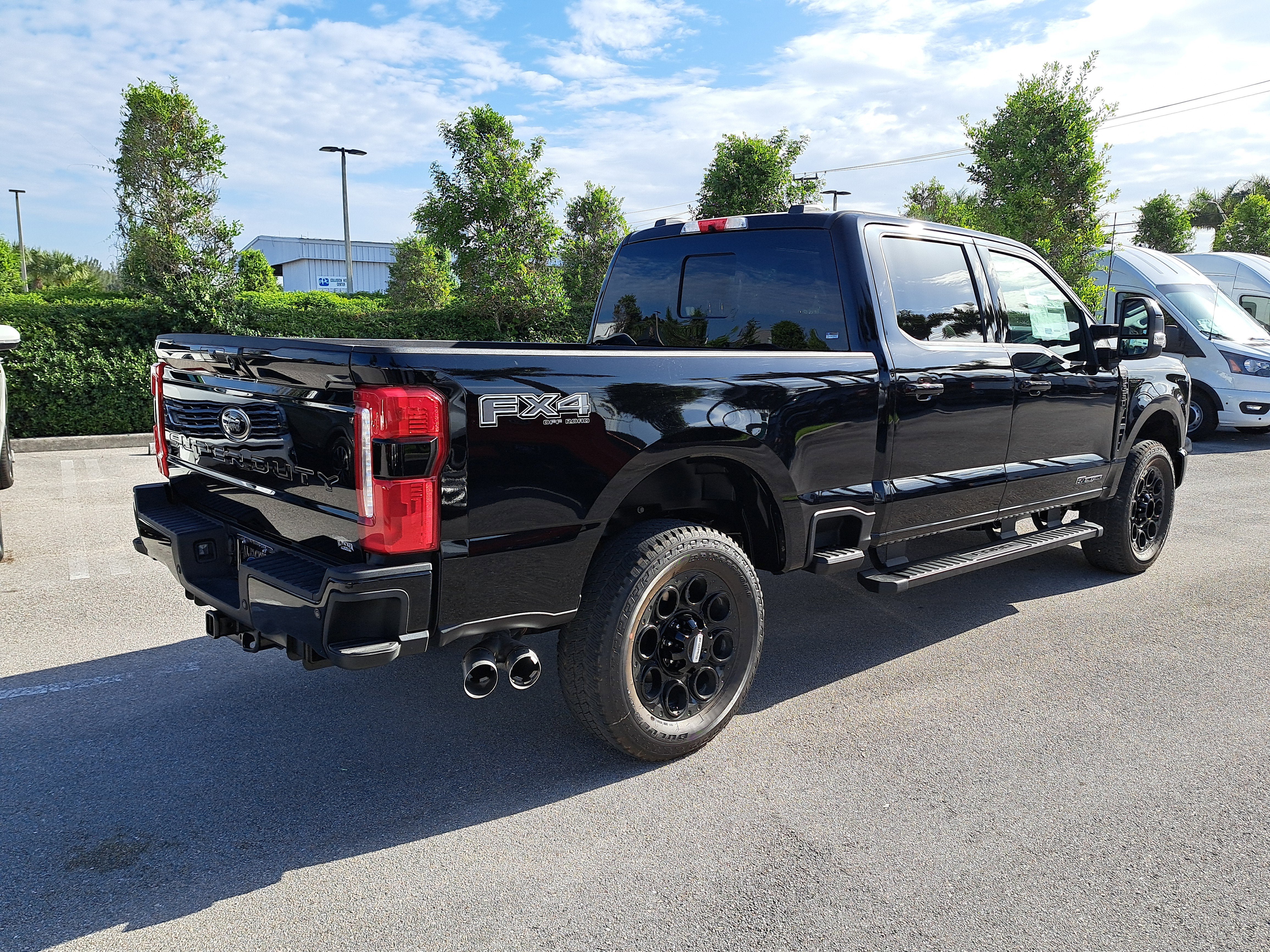 2026 Ford Super Duty F-350 SRW LARIAT