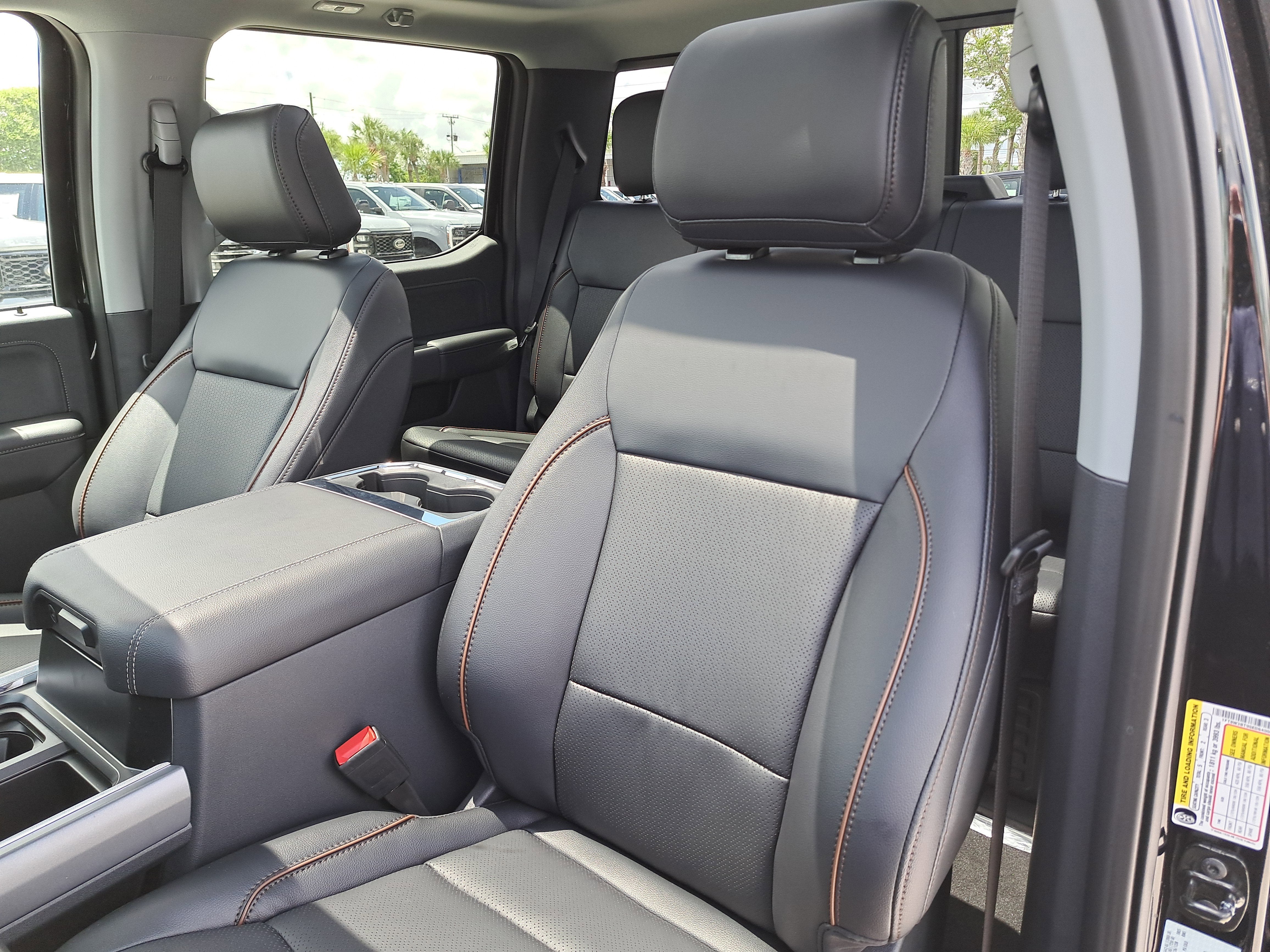 2025 Ford Super Duty F-350 SRW LARIAT