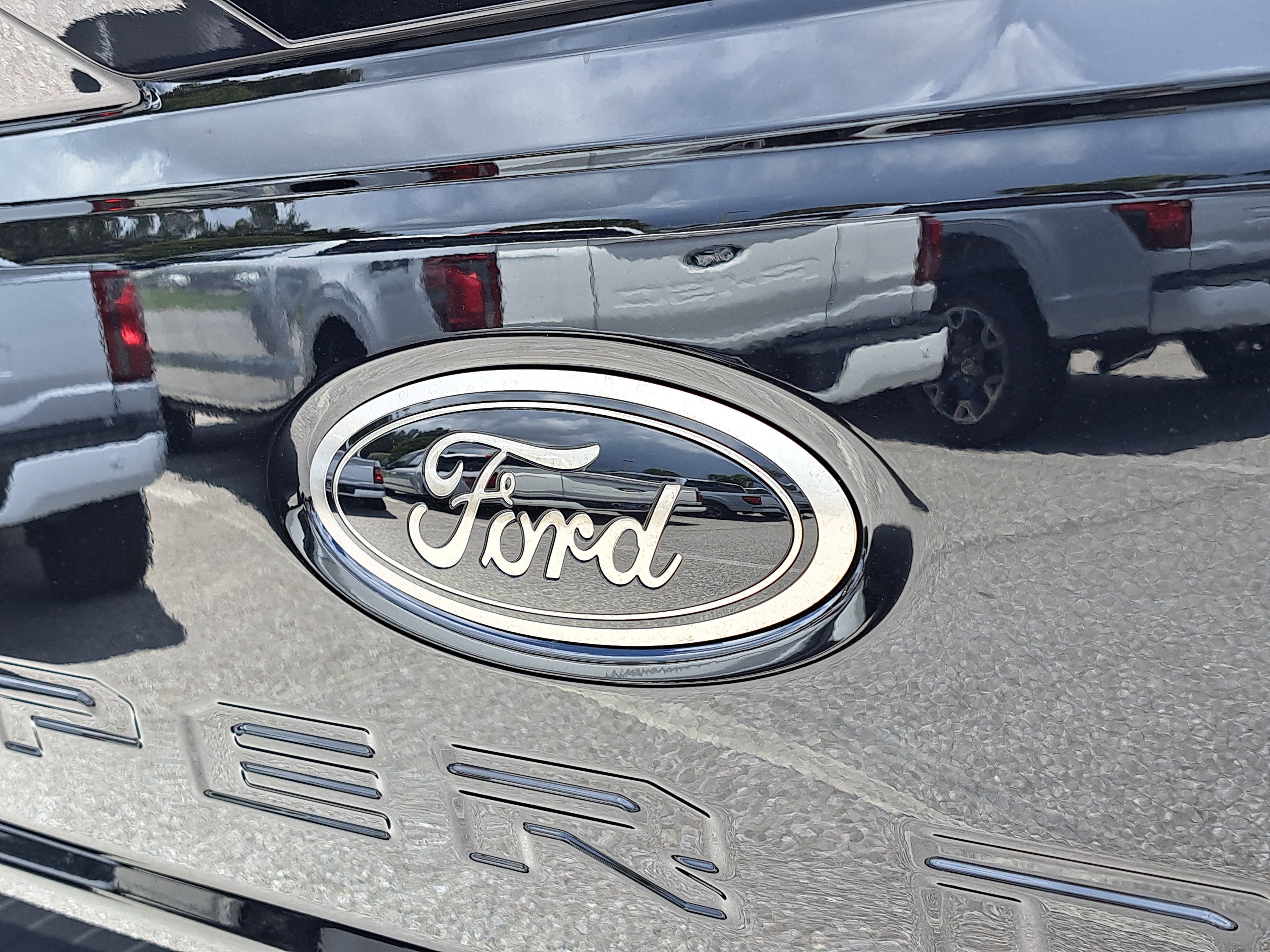 2025 Ford Super Duty F-350 SRW LARIAT