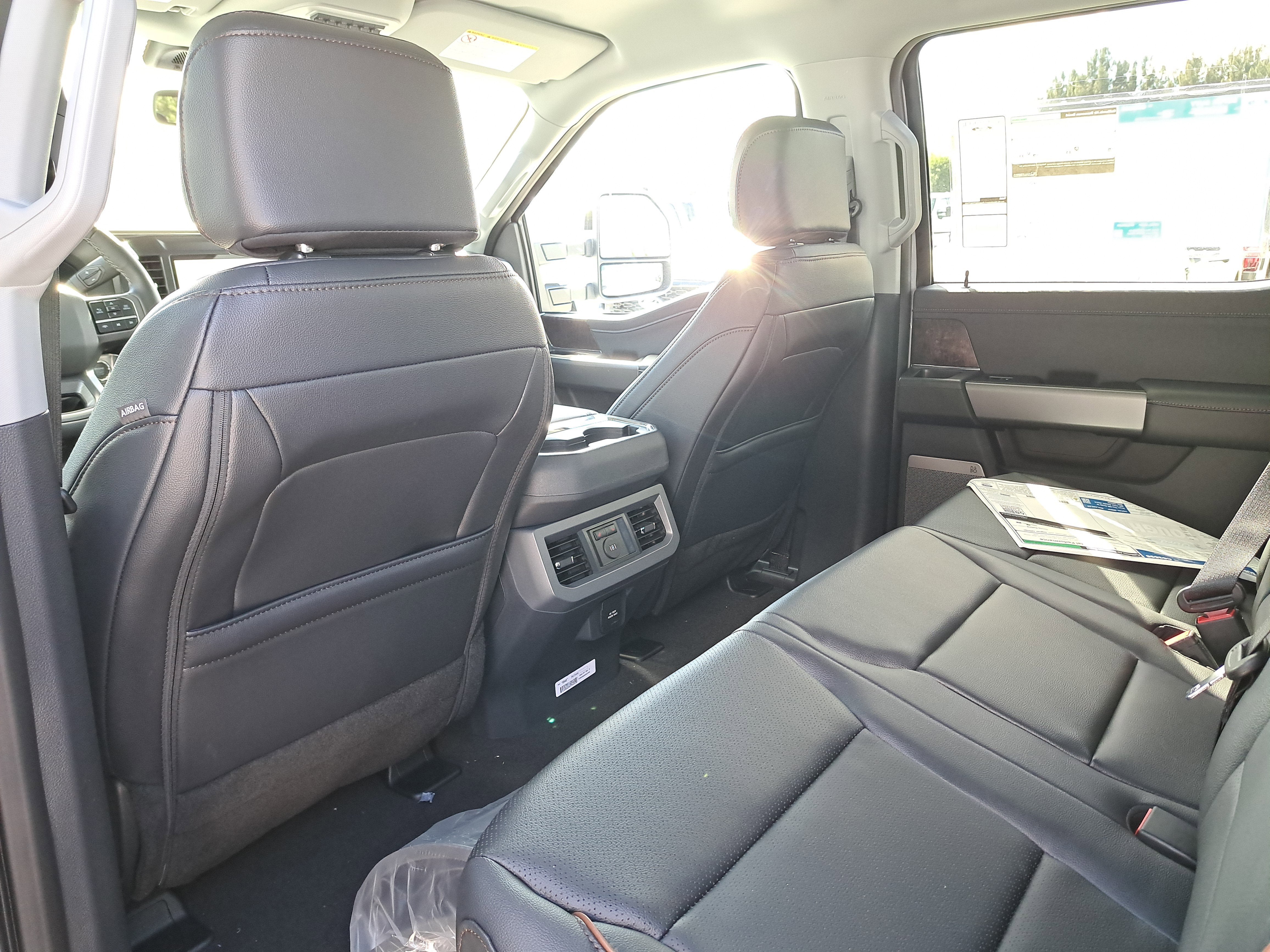 2026 Ford Super Duty F-350 SRW LARIAT