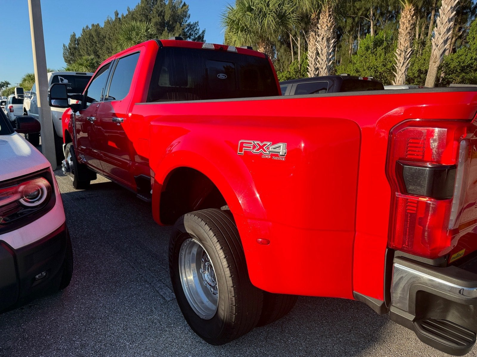 2023 Ford Super Duty F-350 DRW LARIAT